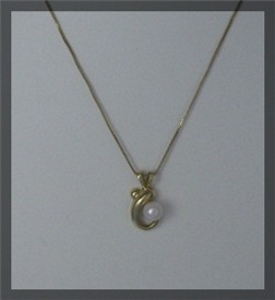 14K Gold 5.6mm Pearl Pendant Necklace