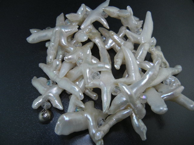 Baroque Reborn Keshi Pearls Crystals Necklace