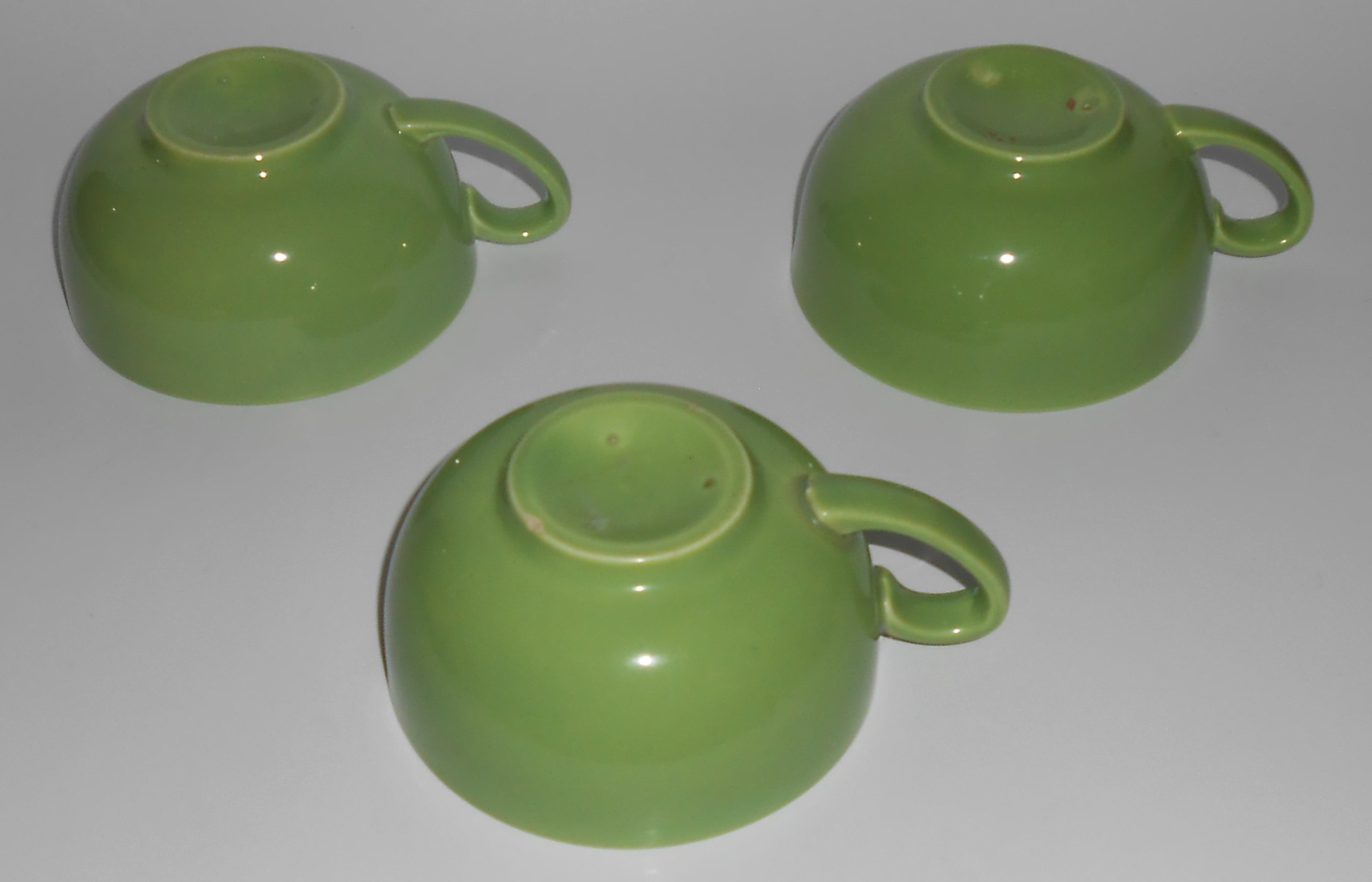 Vernon Kilns Pottery Casual California Lime Green Cups