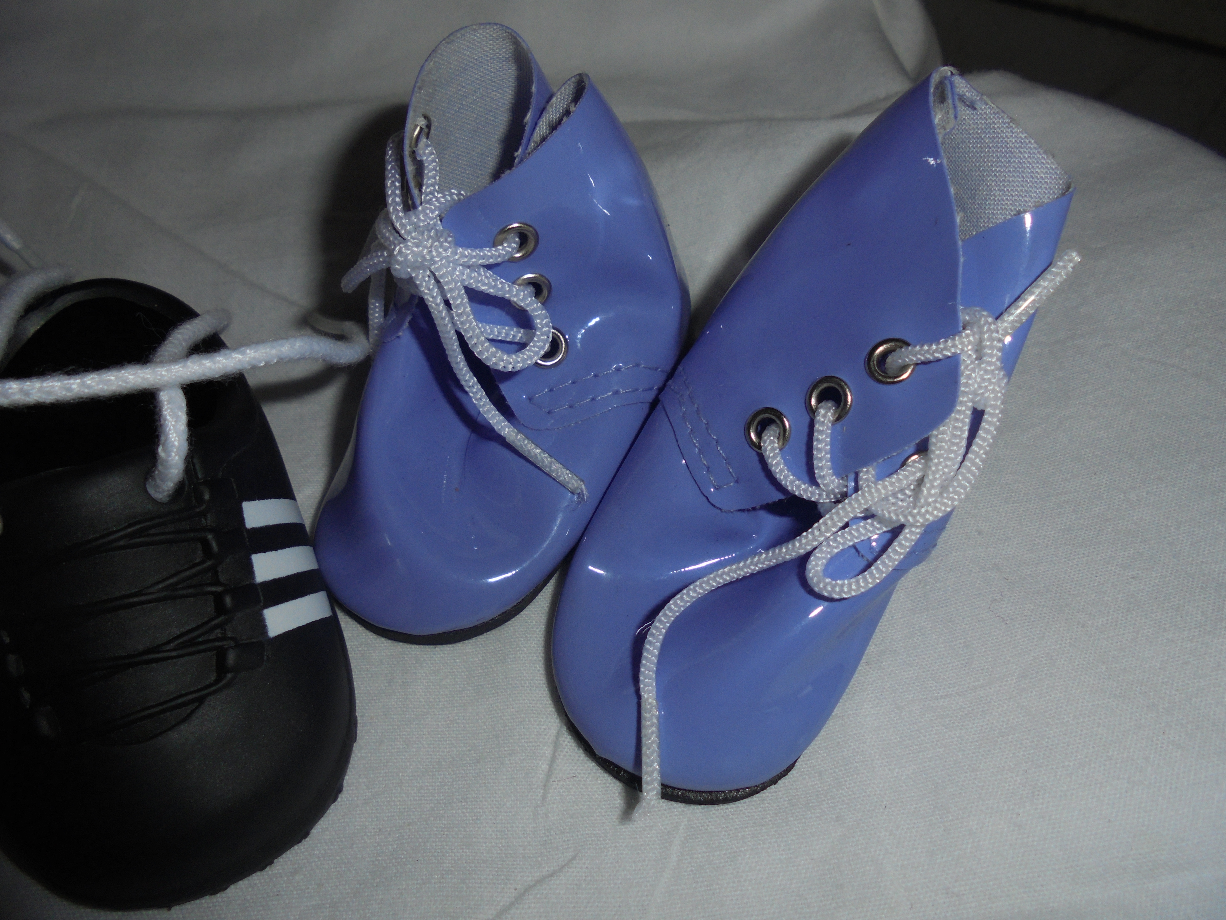 Doll Shoes Pair 1998 will fit 18 inch Doll