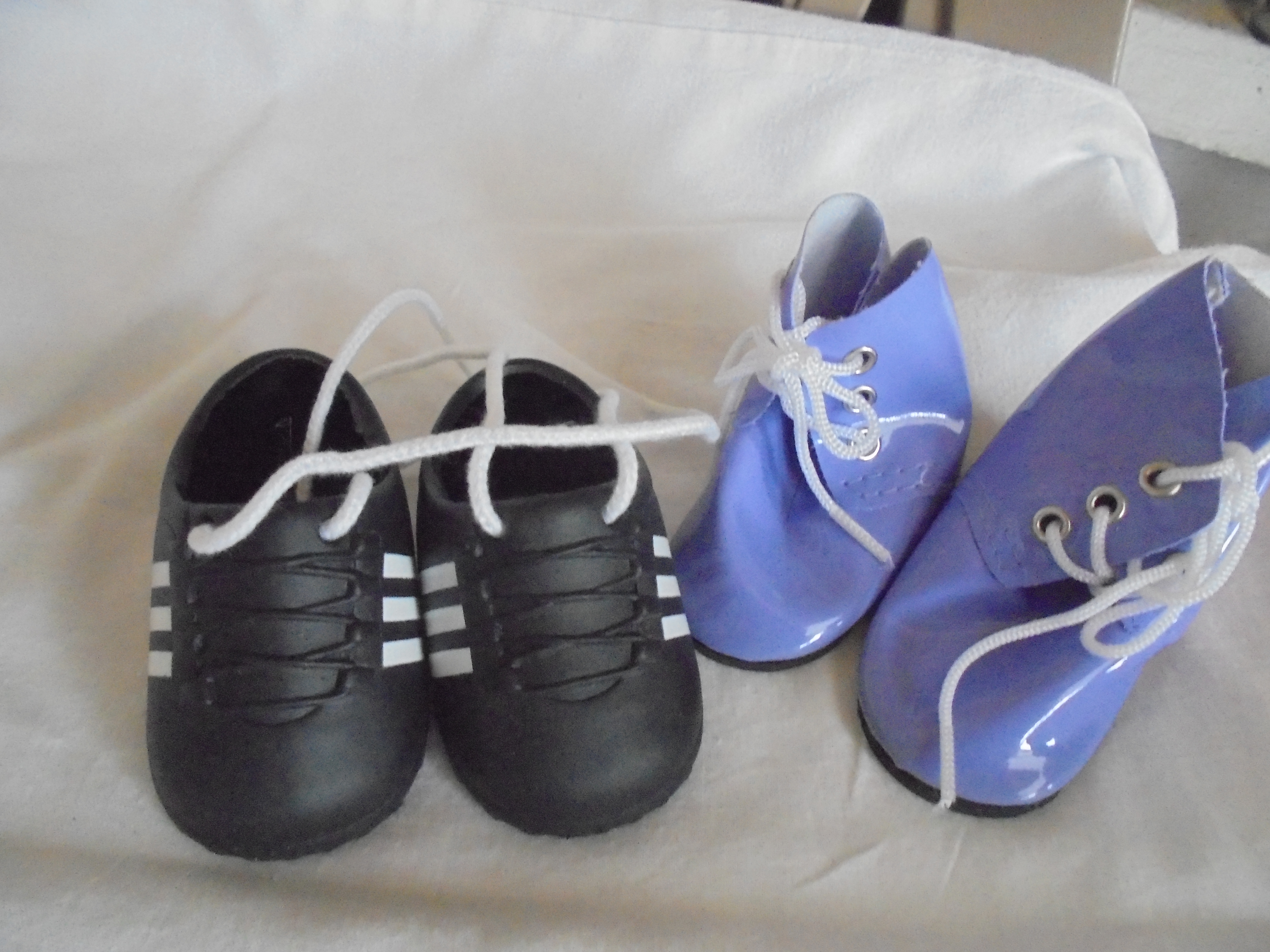 Doll Shoes Pair 1998 will fit 18 inch Doll