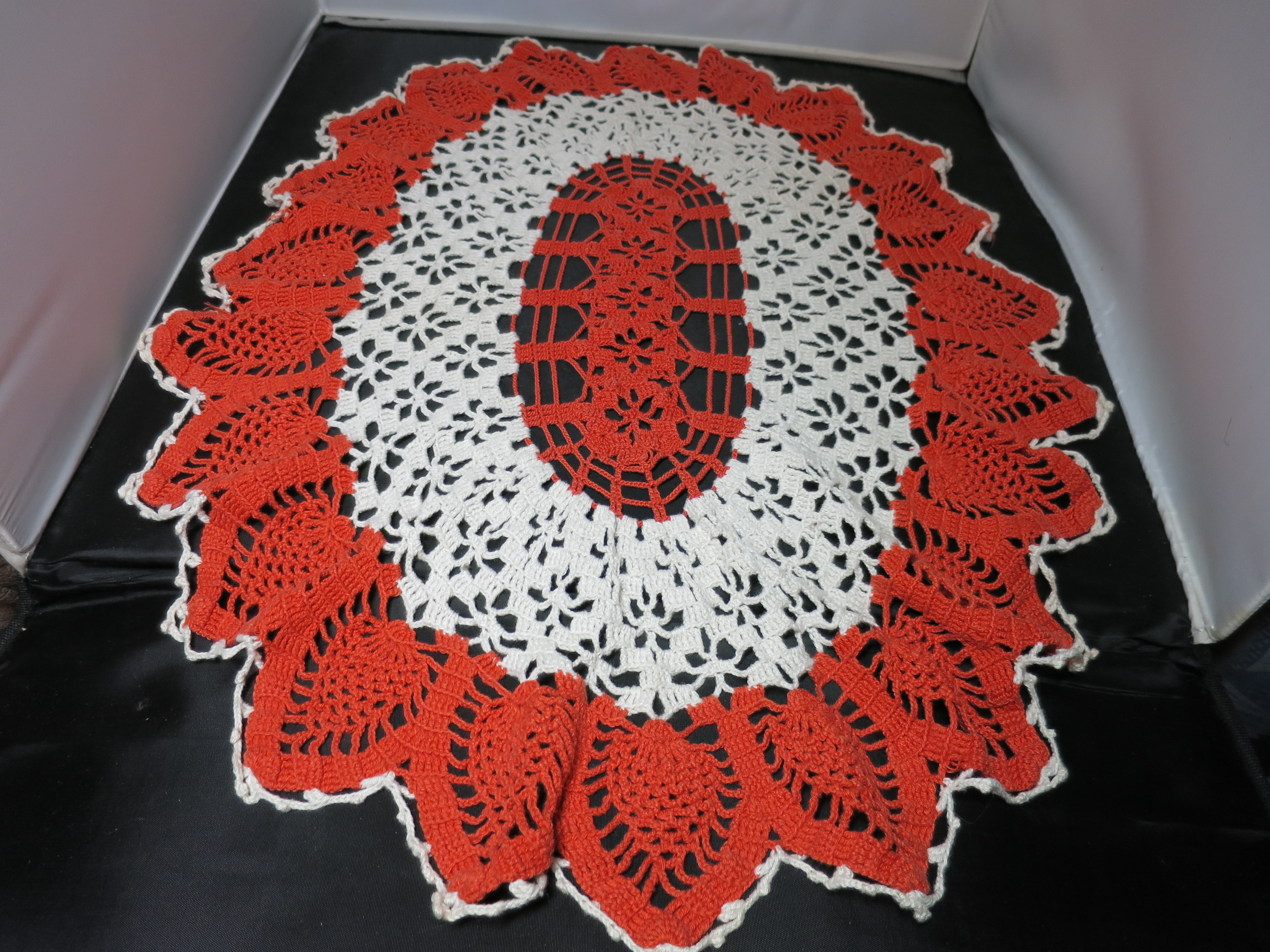 Vintage Crochet Doily Oval Pineapple orange cream 27 X 21 inch