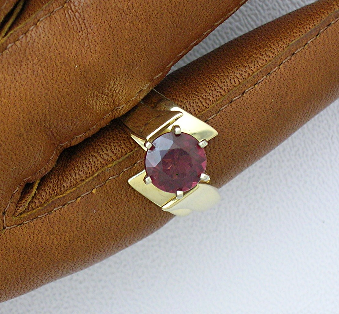 14K Gold 2 ct  Rhodonite Garnet Ring