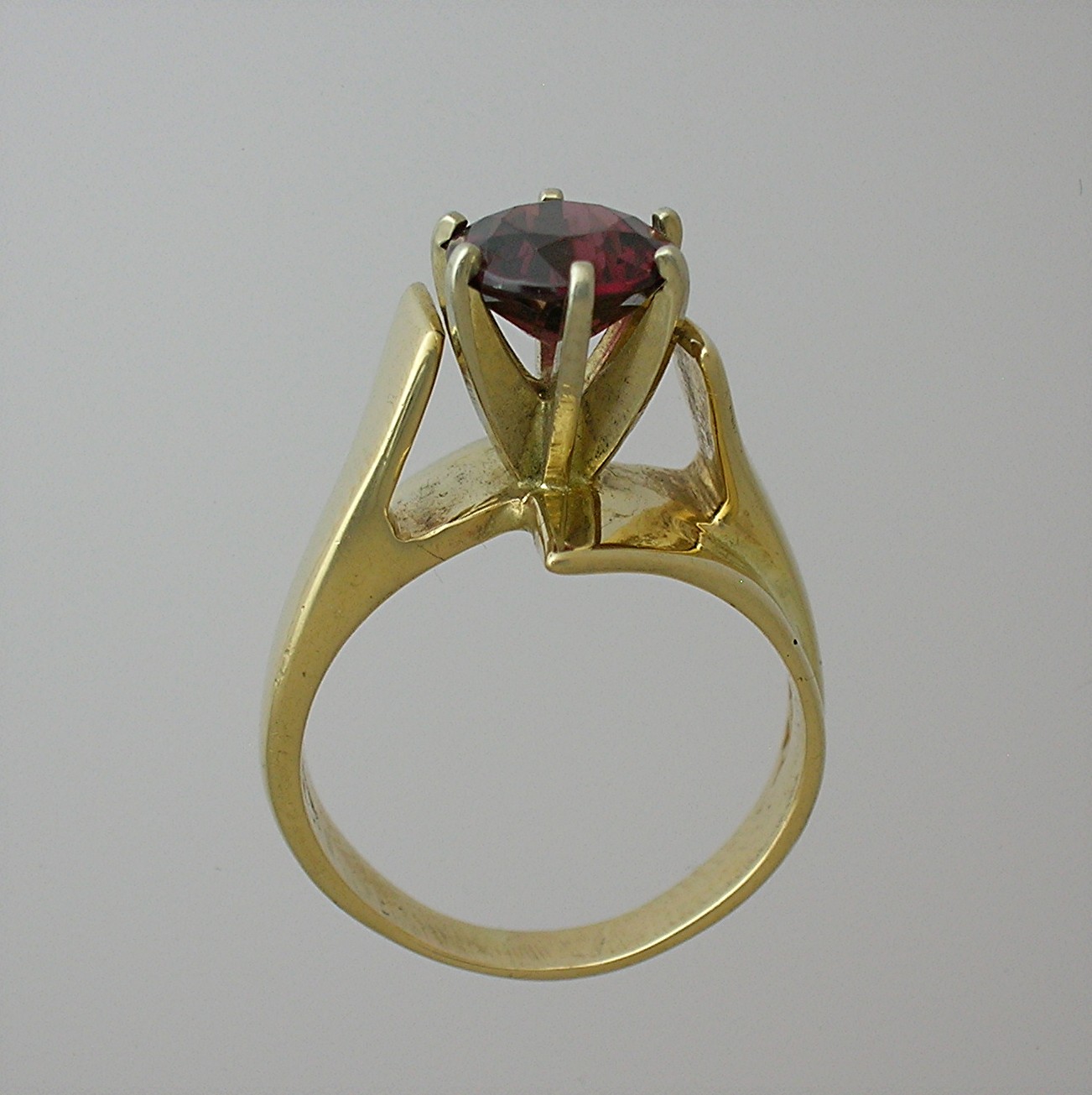 14K Gold 2 ct  Rhodonite Garnet Ring