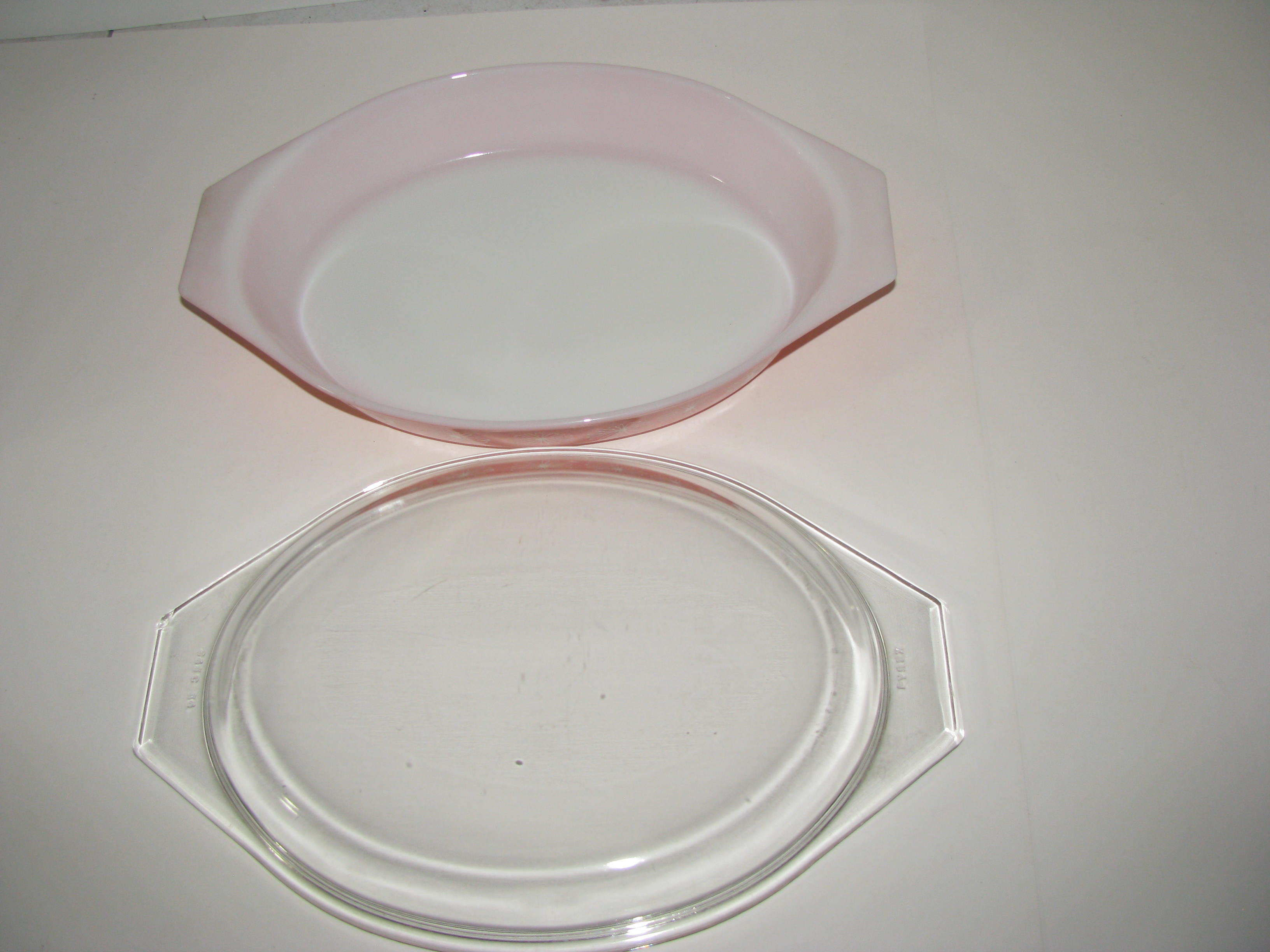 Vintage Pyrex Pink Daisy Casserole Dish 1.5qt With Lid
