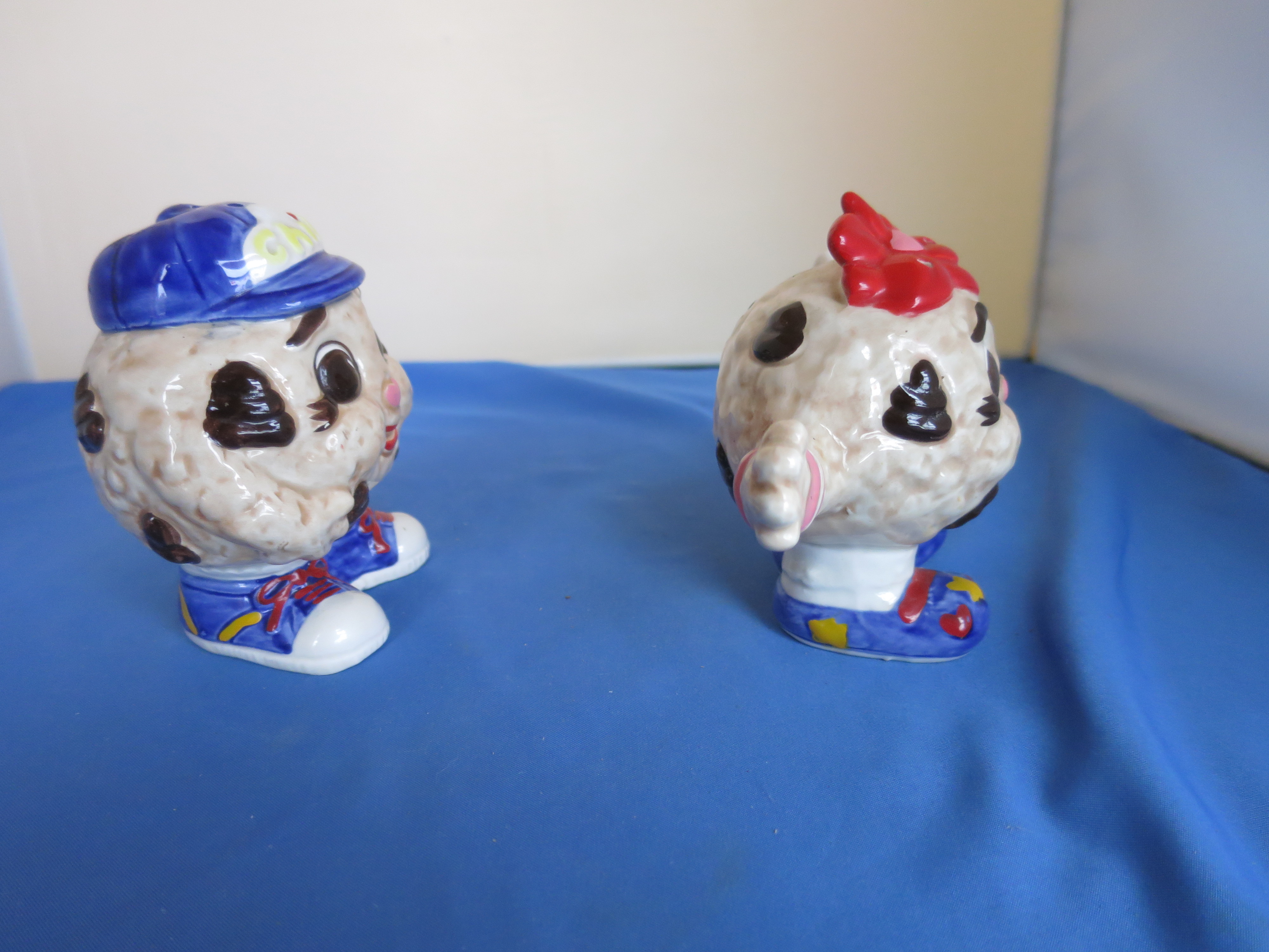 Fitz and Floyd Famous Amos Salt and Pepper Shakers Chip Cookie