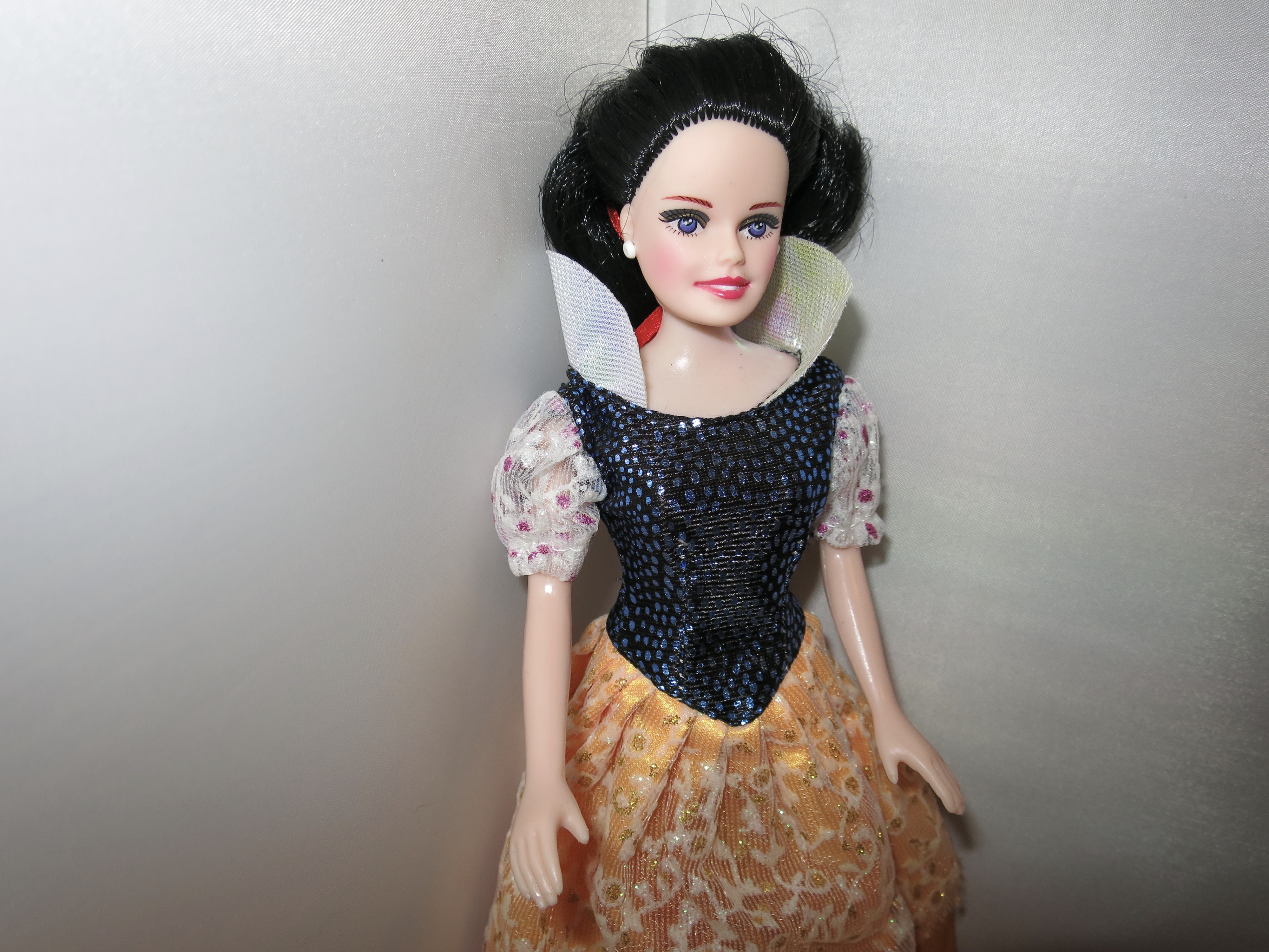Barbie Clone Doll type Snow White made in China 11 1/2 inch
