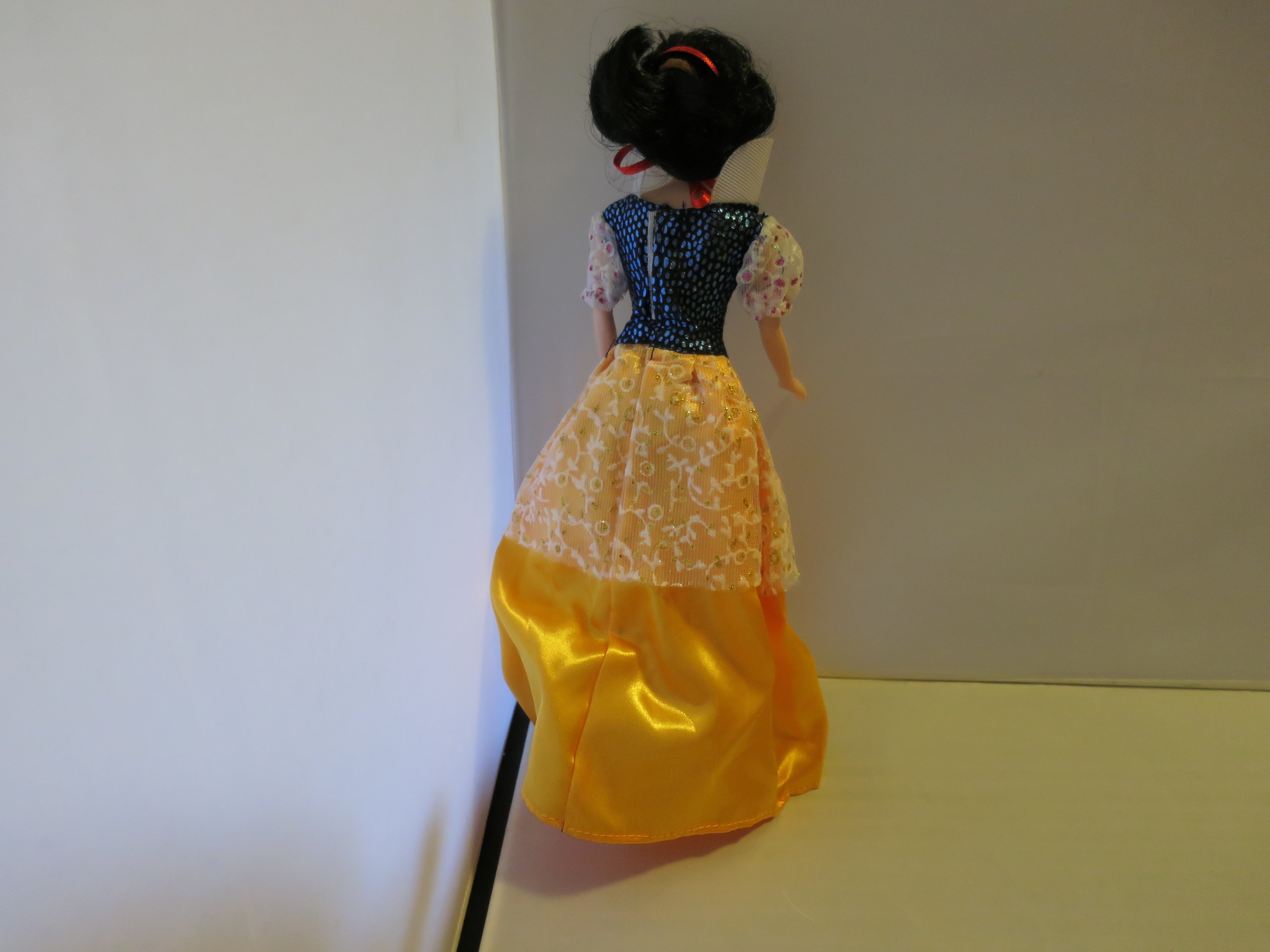 Barbie Clone Doll type Snow White made in China 11 1/2 inch