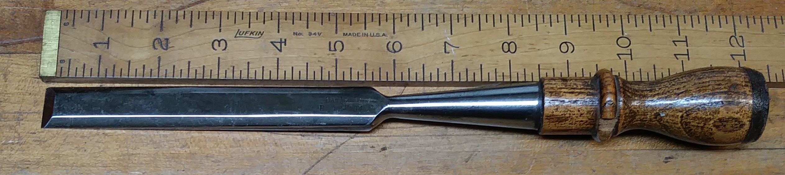 Damascus Razor Edge Socket Beveled Chisel 3/4 inch