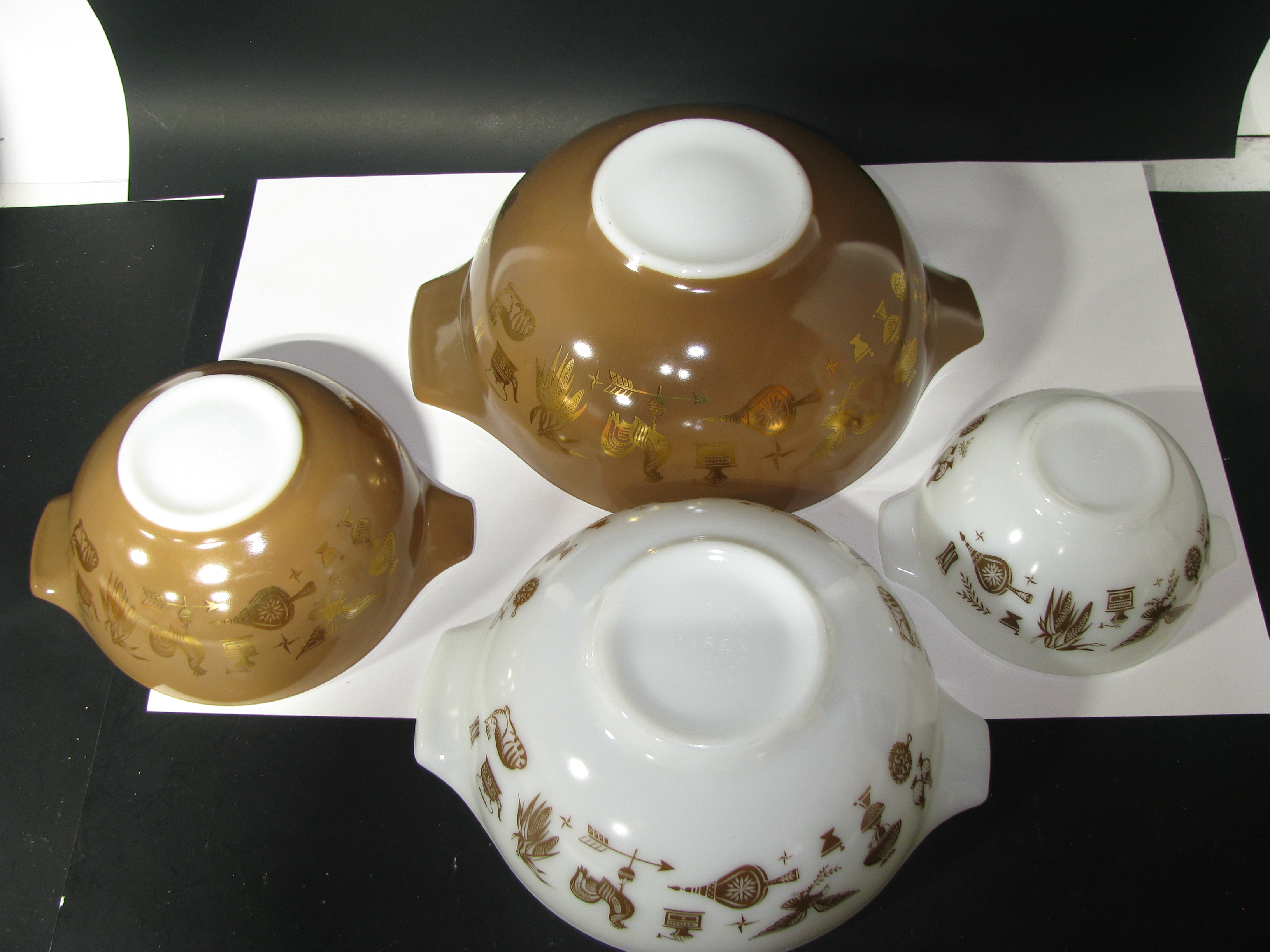 Vintage Pyrex Set of Early American Cinderella Bowls