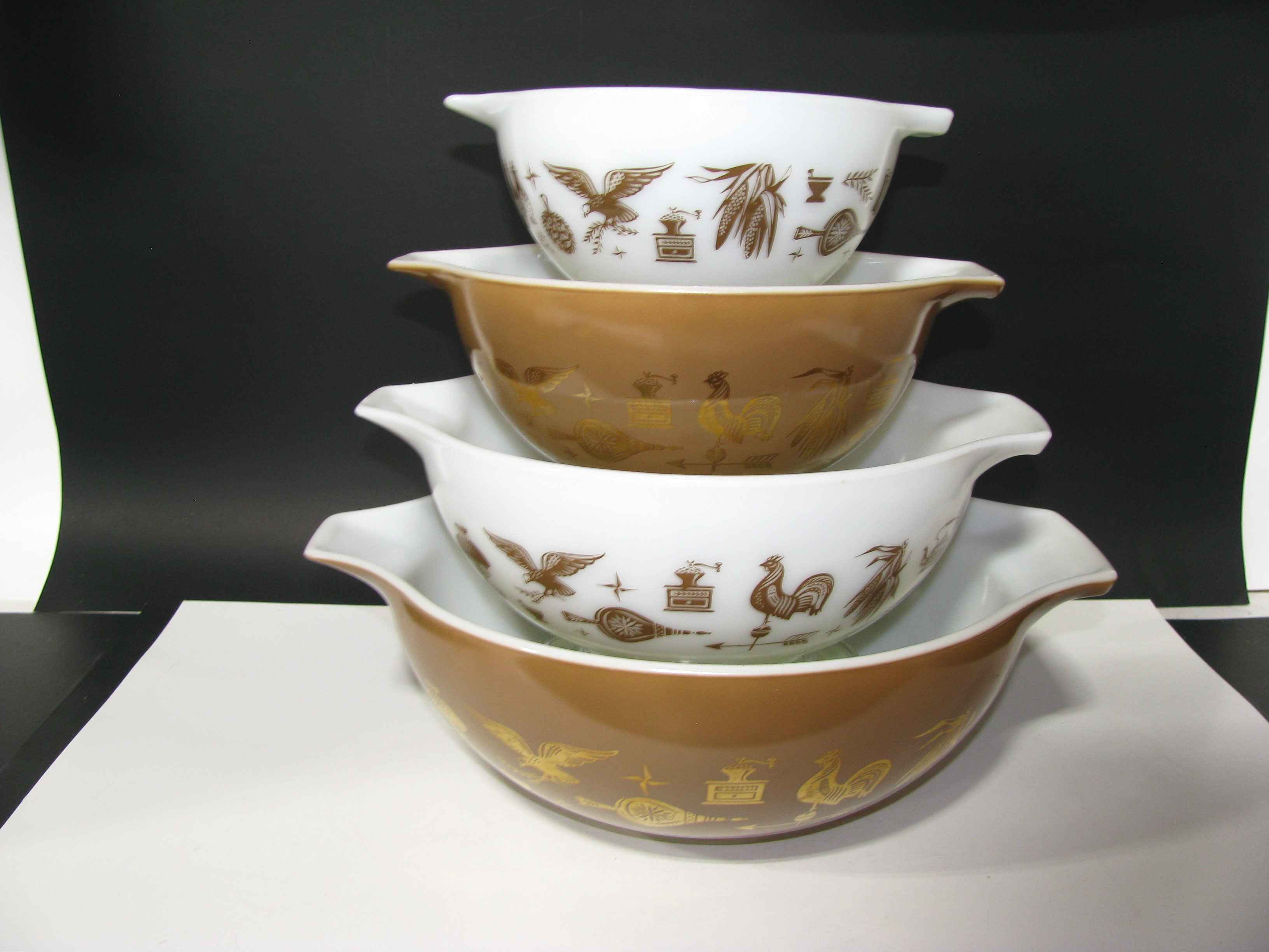 Vintage Pyrex Set of Early American Cinderella Bowls