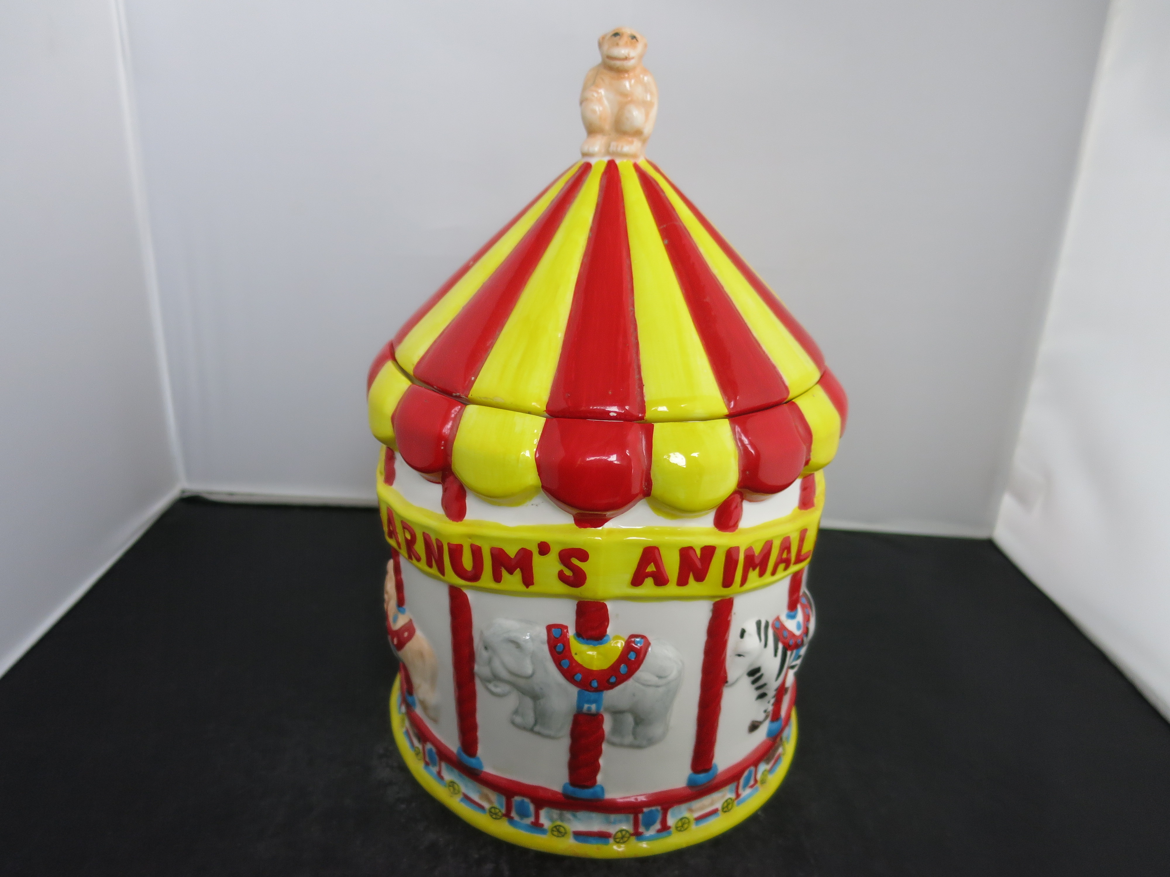 Barnums Animal Carousel Cookie Jar Nabisco Classic