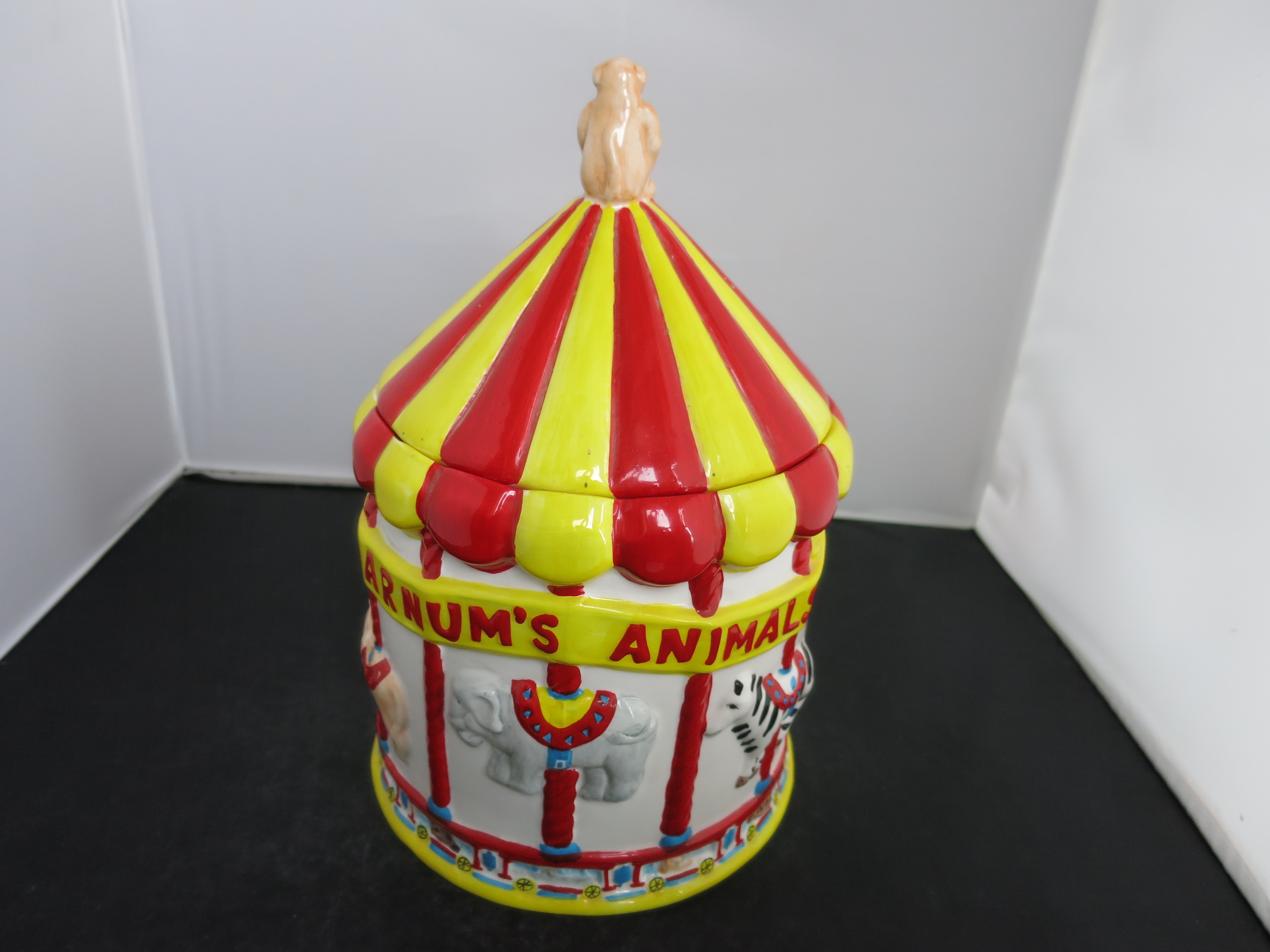 Barnums Animal Carousel Cookie Jar Nabisco Classic