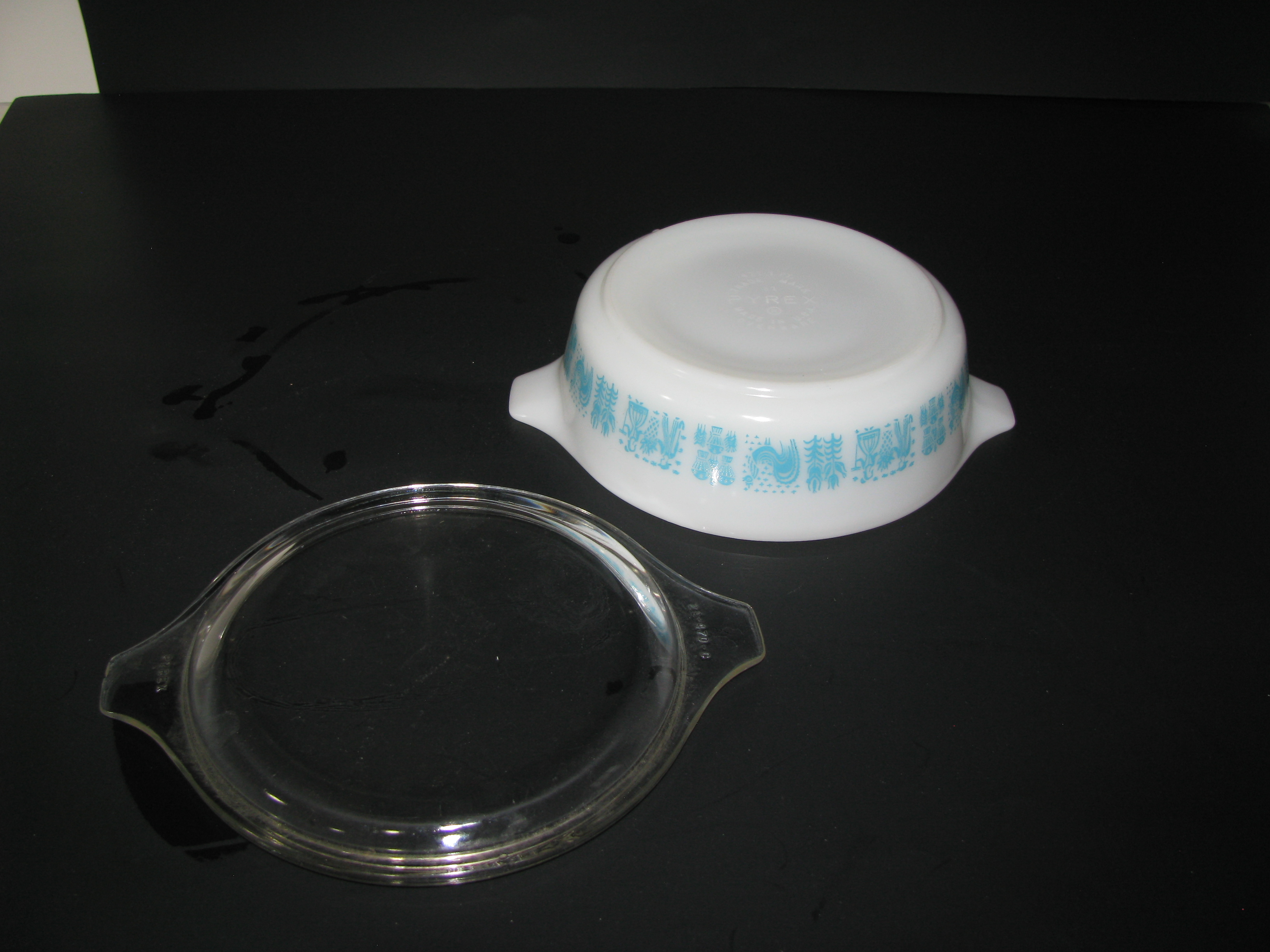 Pyrex Butter Print 471 1pt Casserole Dish with Lid