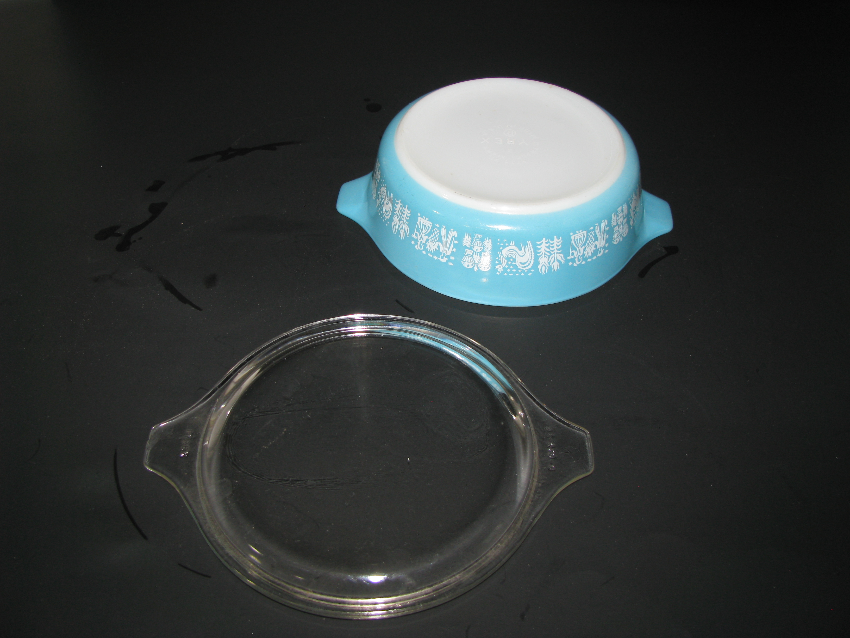 Vintage Pyrex Butter Print White on Turquoise 471 1pt
