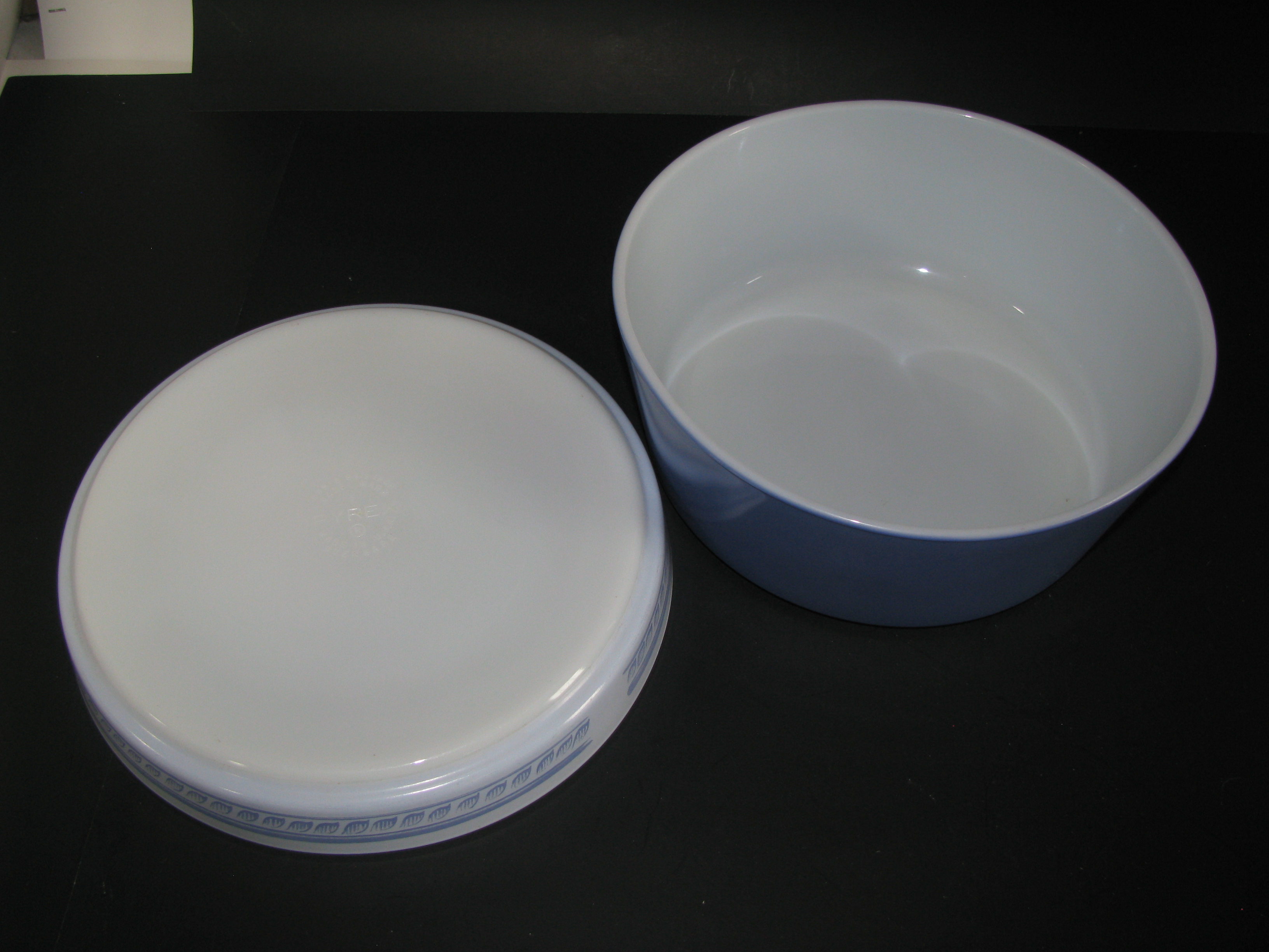 Vintage Pyrex Brittany Blue Promo Casserole Dish /Lid