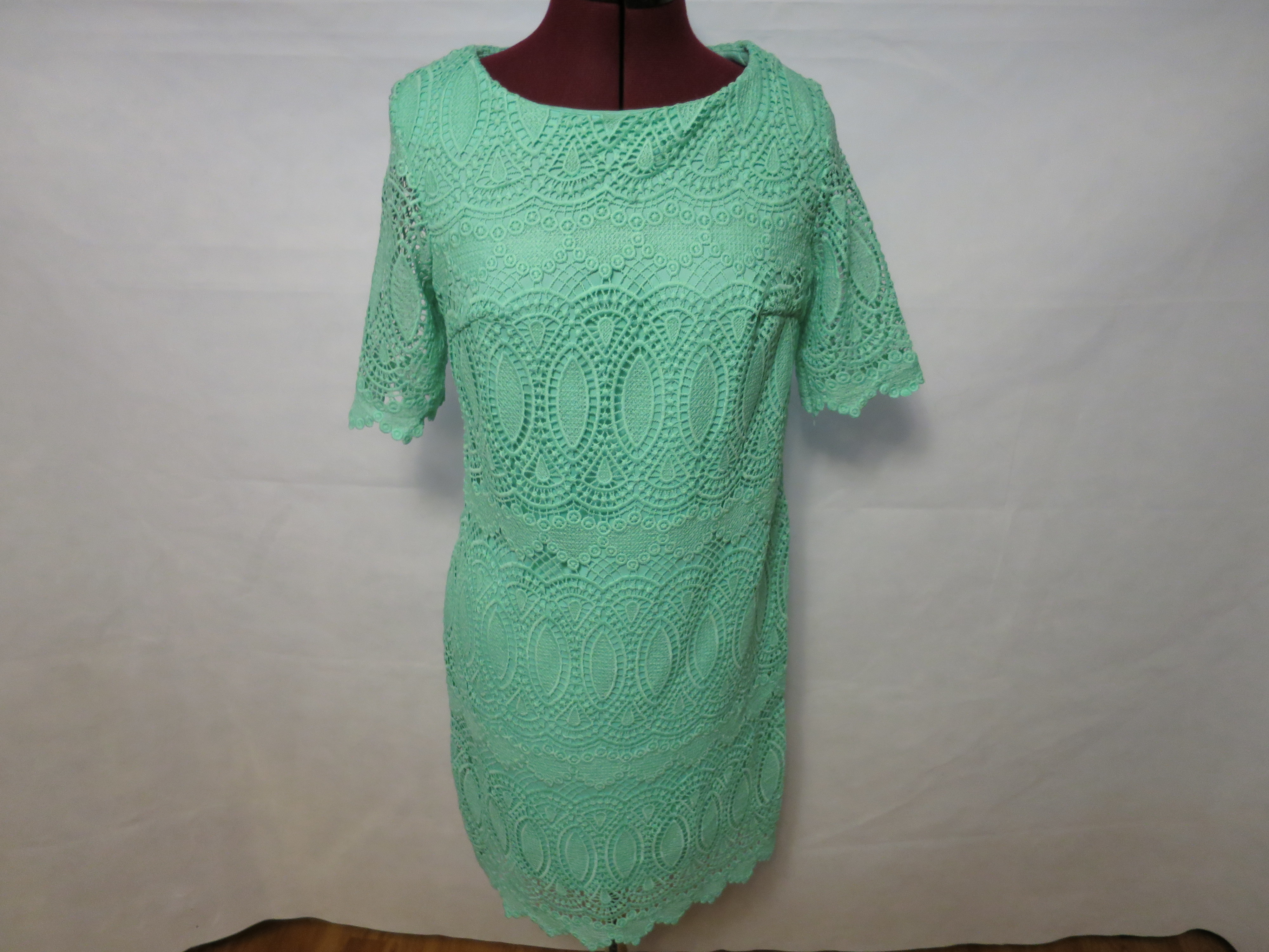 Madison Leigh Dress lace overlay Turquoise to mint green size 6