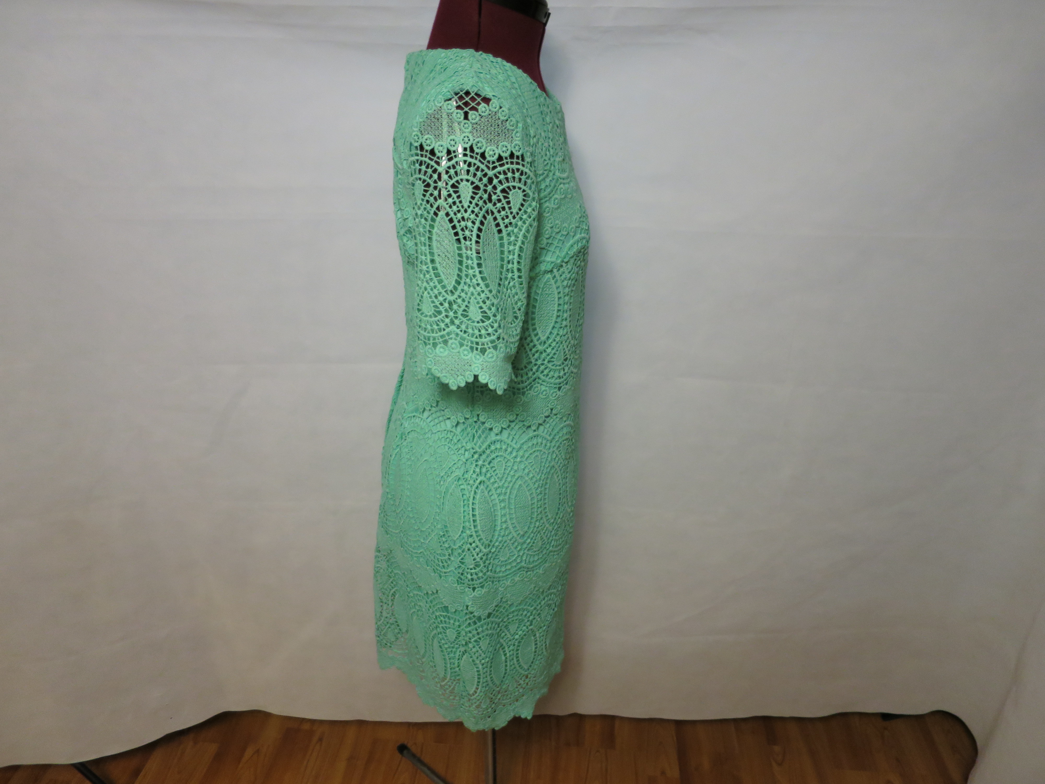 Madison Leigh Dress lace overlay Turquoise to mint green size 6