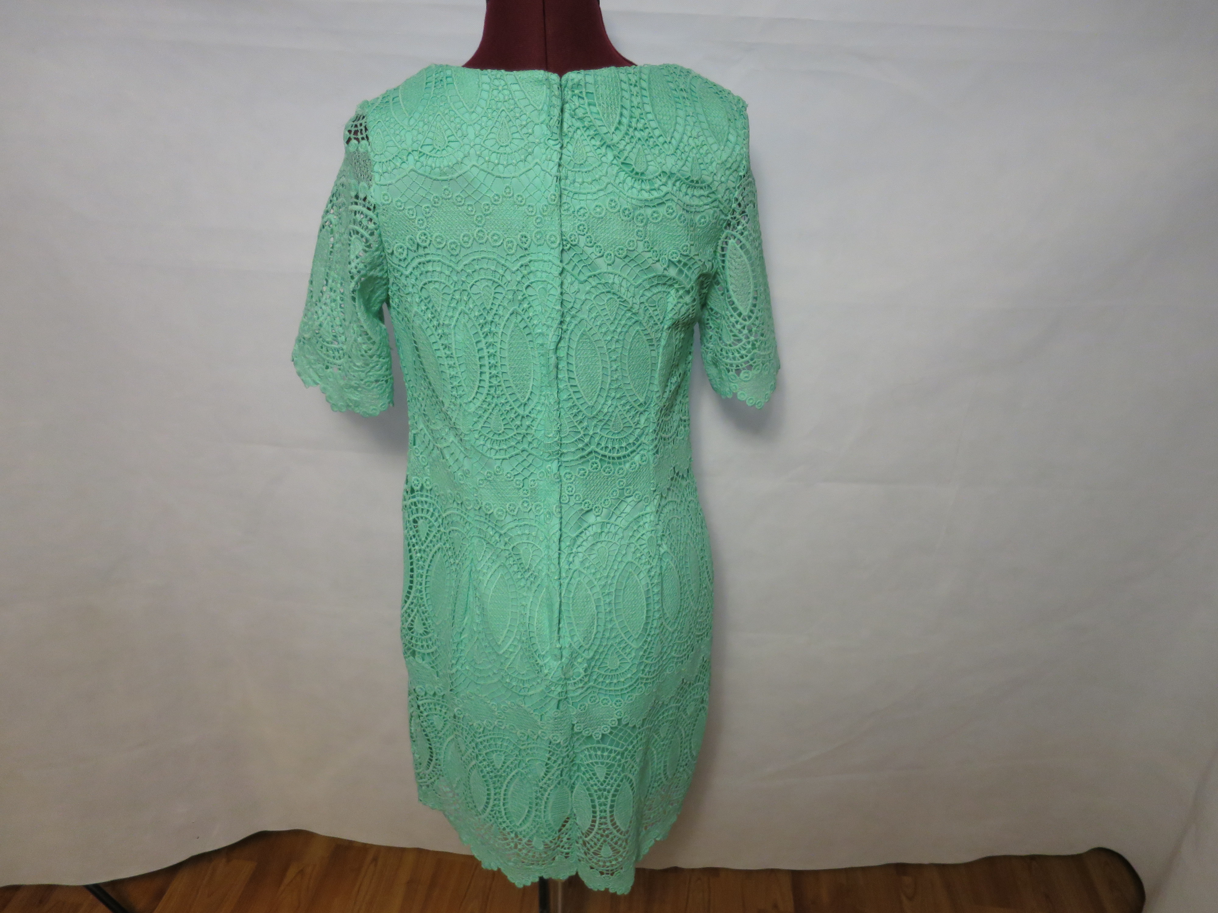 Madison Leigh Dress lace overlay Turquoise to mint green size 6