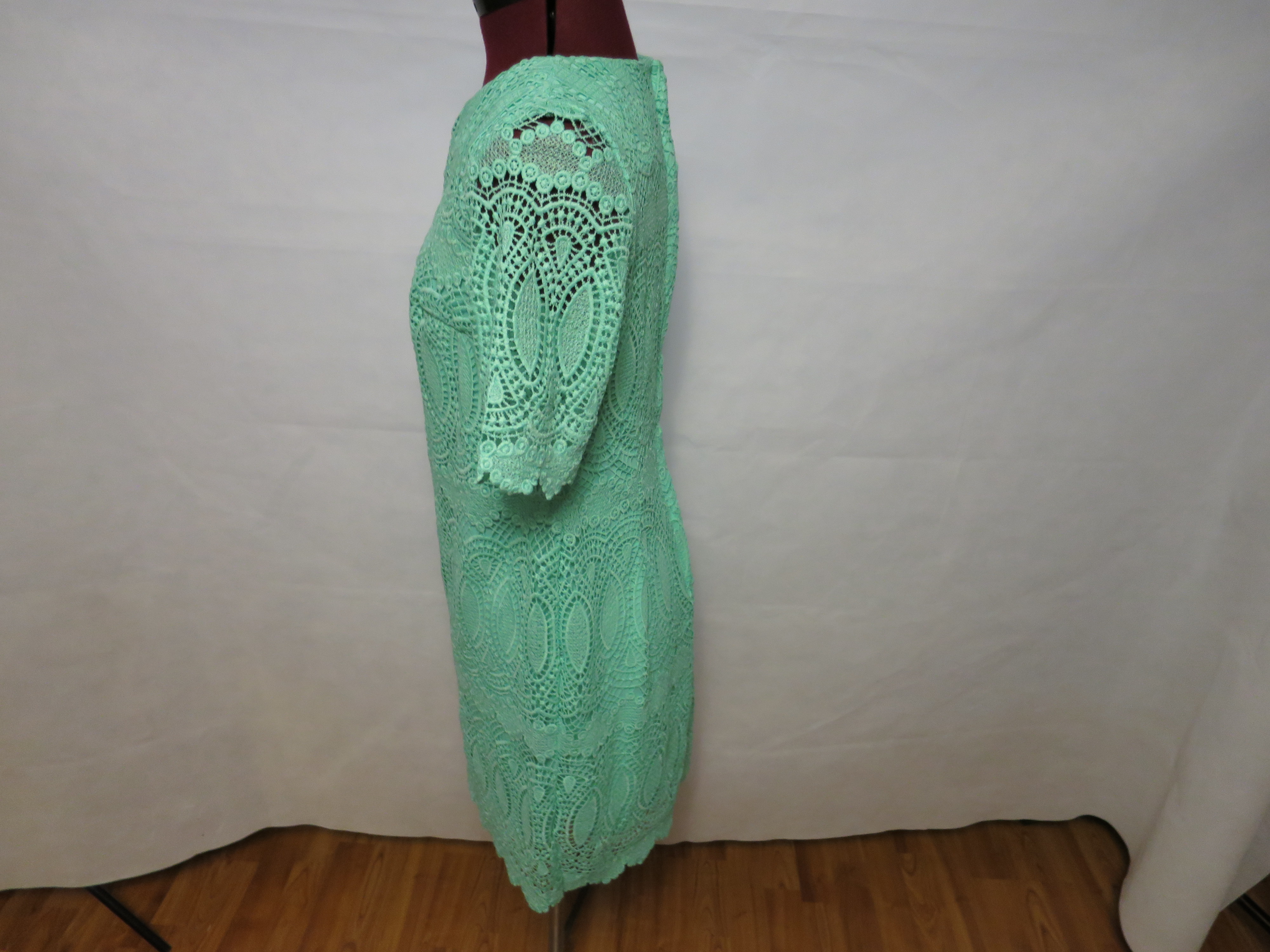 Madison Leigh Dress lace overlay Turquoise to mint green size 6