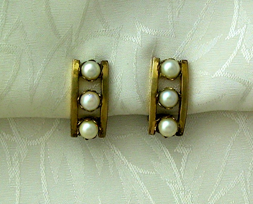 1/20 12K GF Genuine Pearl Clip Earrings