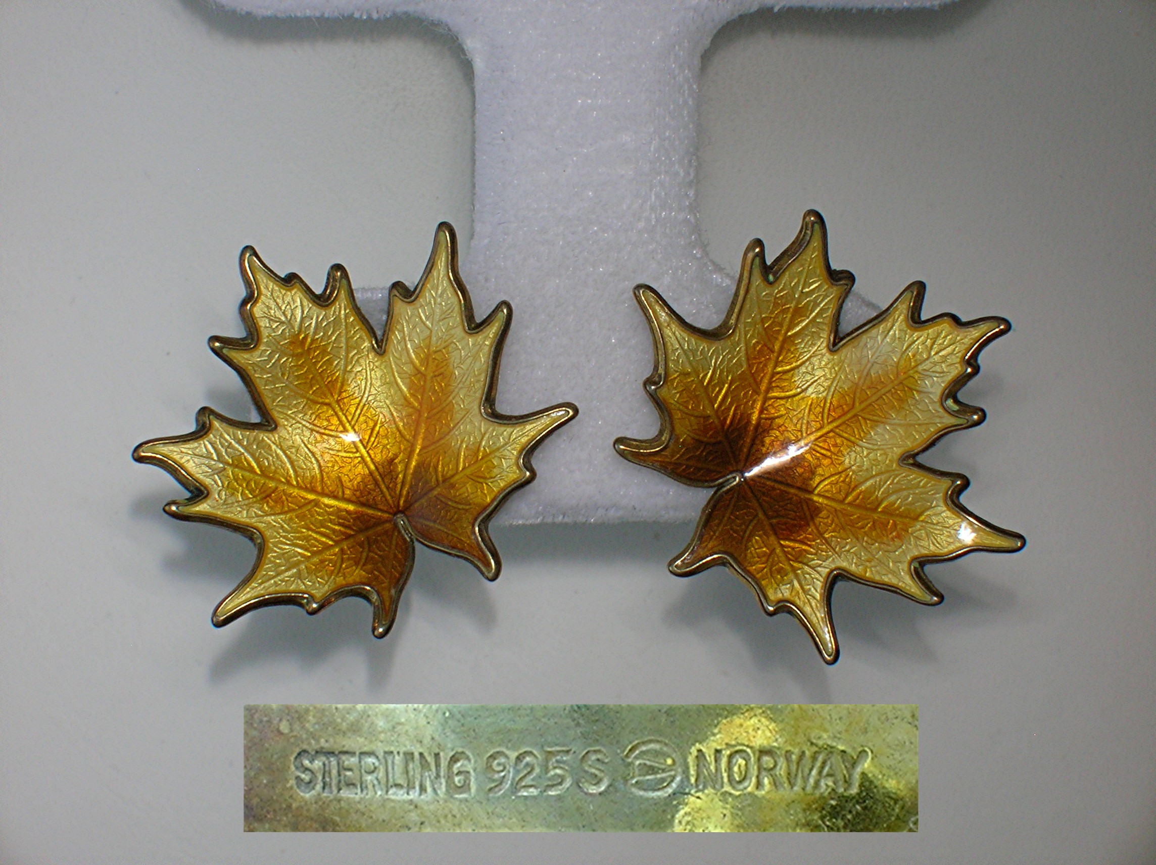 Clip Earrings Norway Sterling Silver & Enamel Leaf