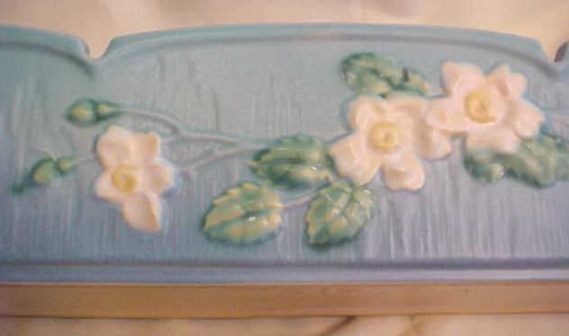 Roseville White Rose Window Box Planter No 382 9 Inch