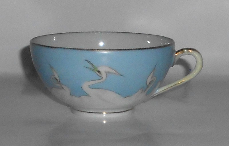 Mitsu-Boshi Shofu Chiharamachi Egrets Porcelain Cup w/Gold