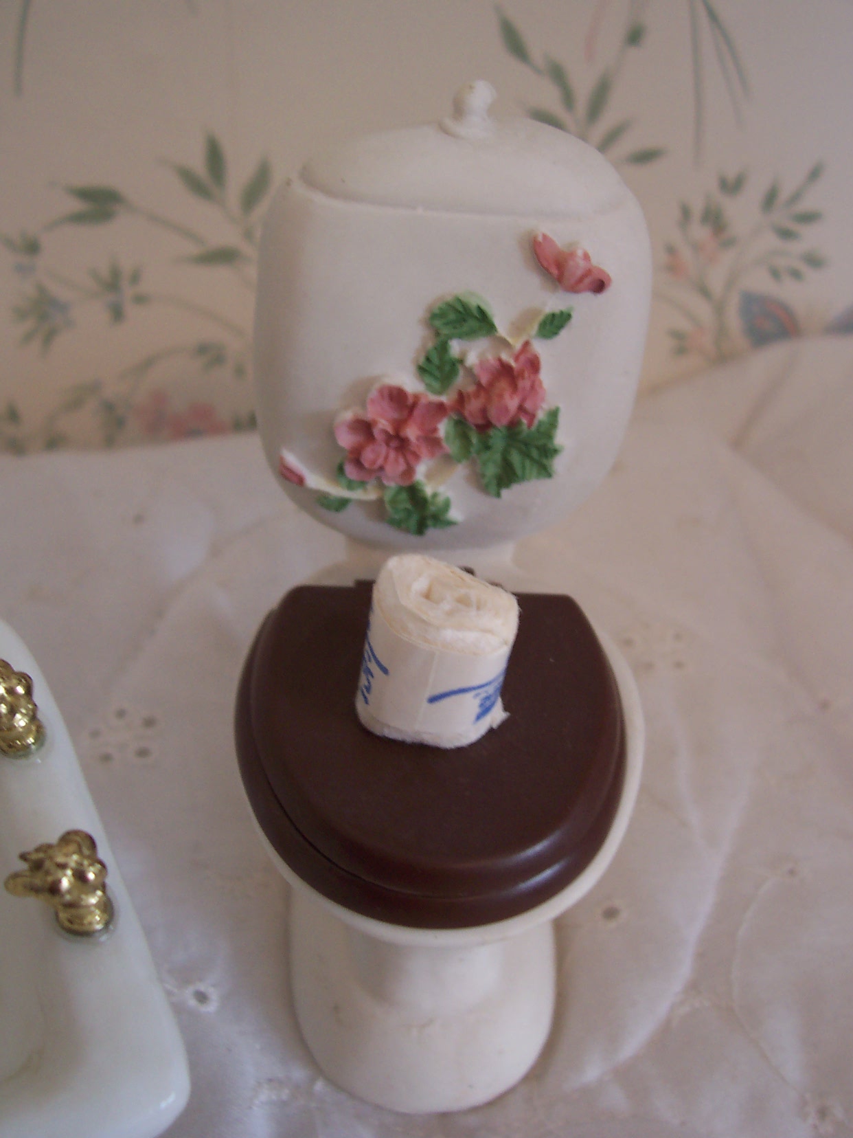 Dollhouse Bathroom Porcelain Set 3 pc