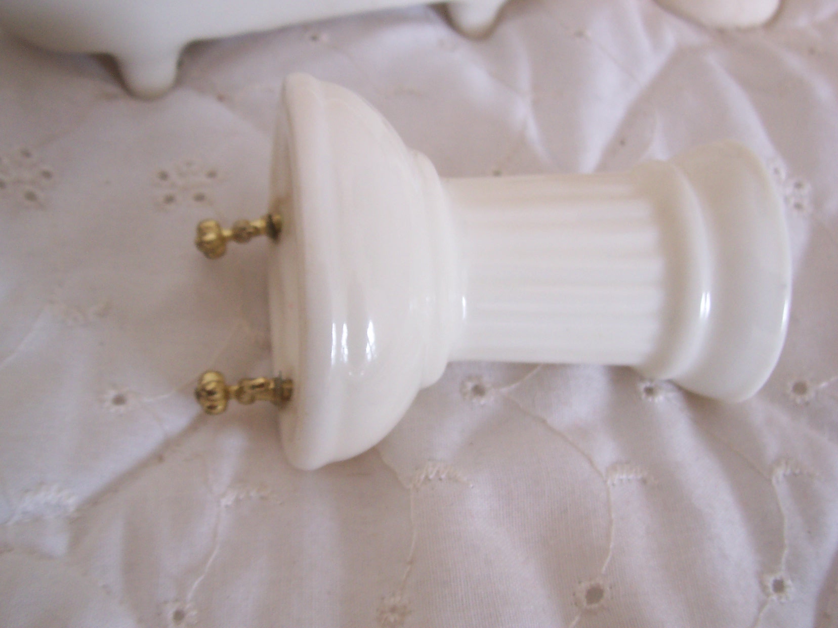 Dollhouse Bathroom Porcelain Set 3 pc