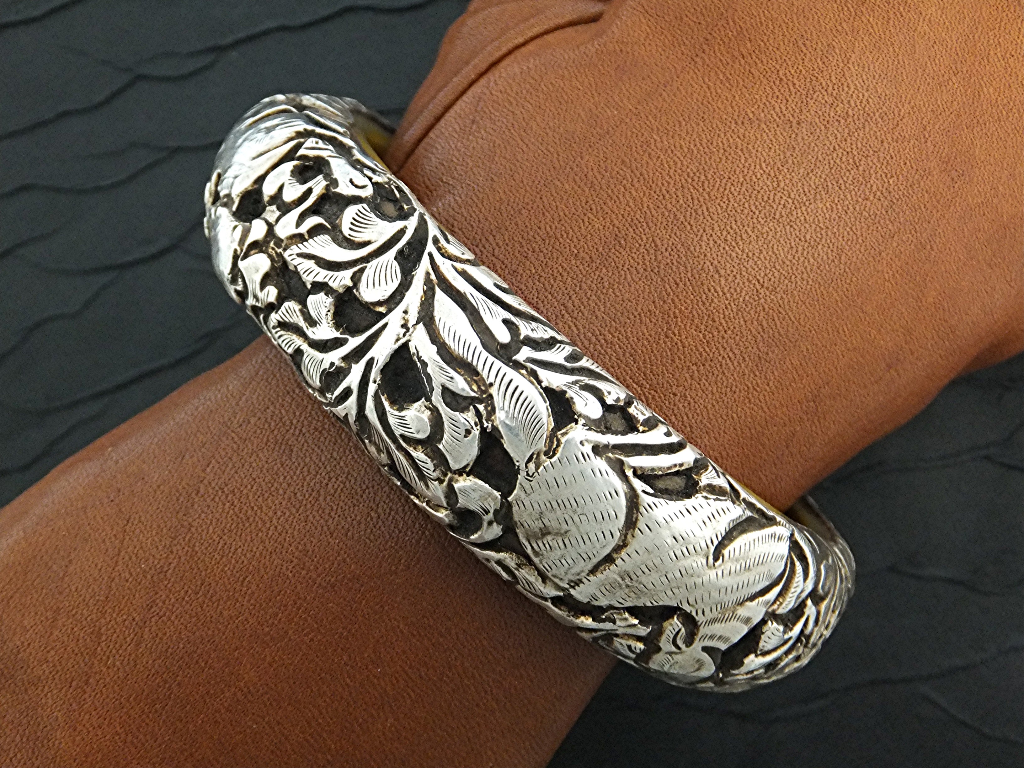 Bracelet Sterling Silver bakelite Bangle Nepal