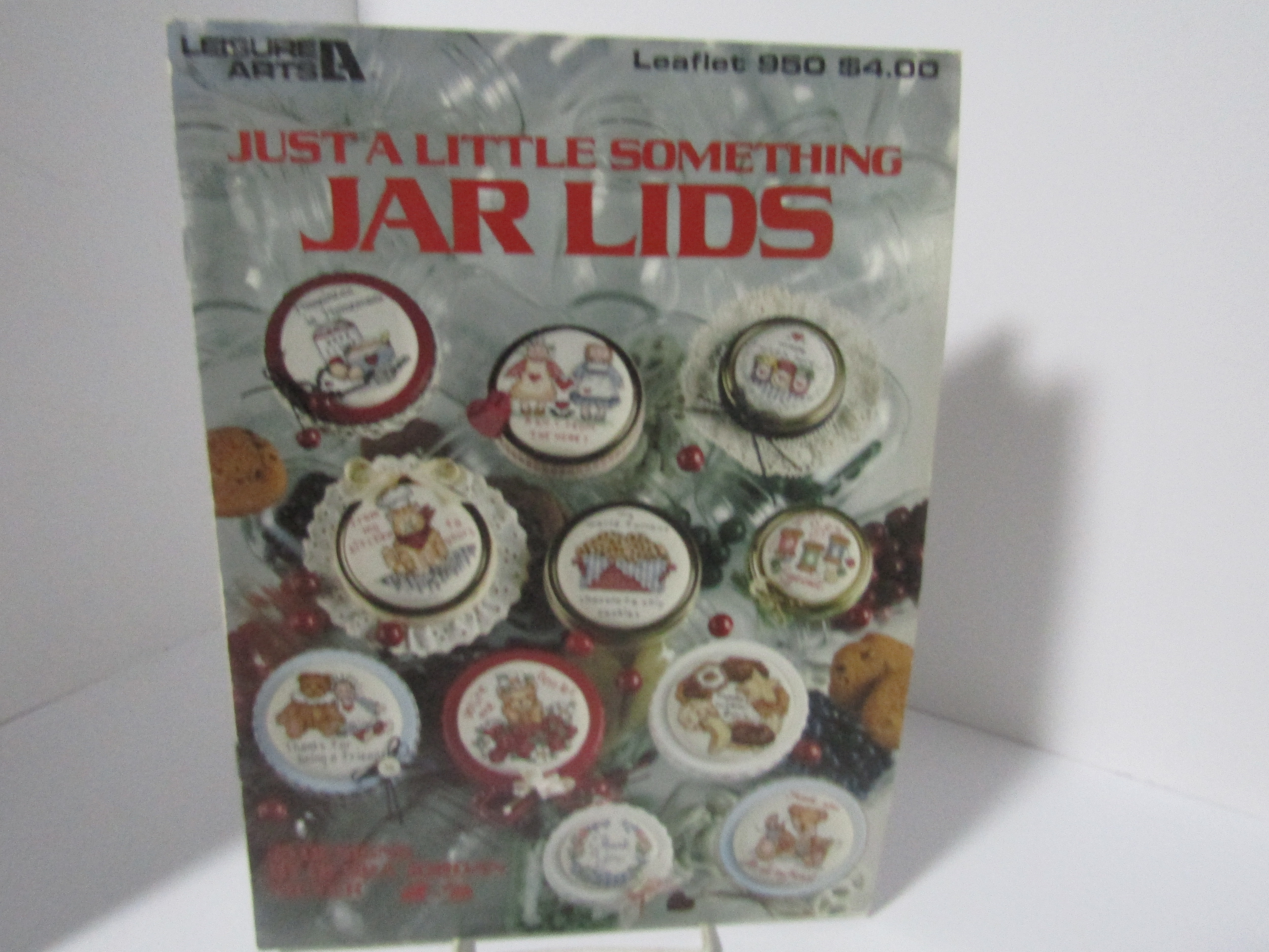 Leisure Arts Just A Little Something Jar Lids #950
