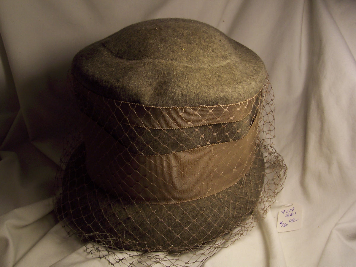 Vintage Ladies Henry Rollak Zephyr Felt Hat