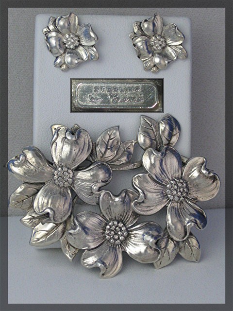 CINI Sterling Silver Dogweeod Brooch Screwback Earrings