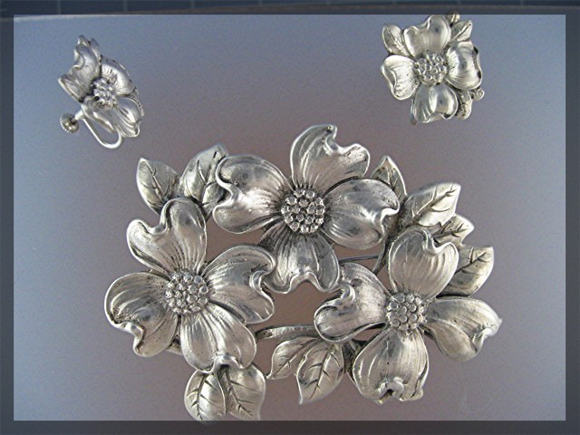 CINI Sterling Silver Dogweeod Brooch Screwback Earrings