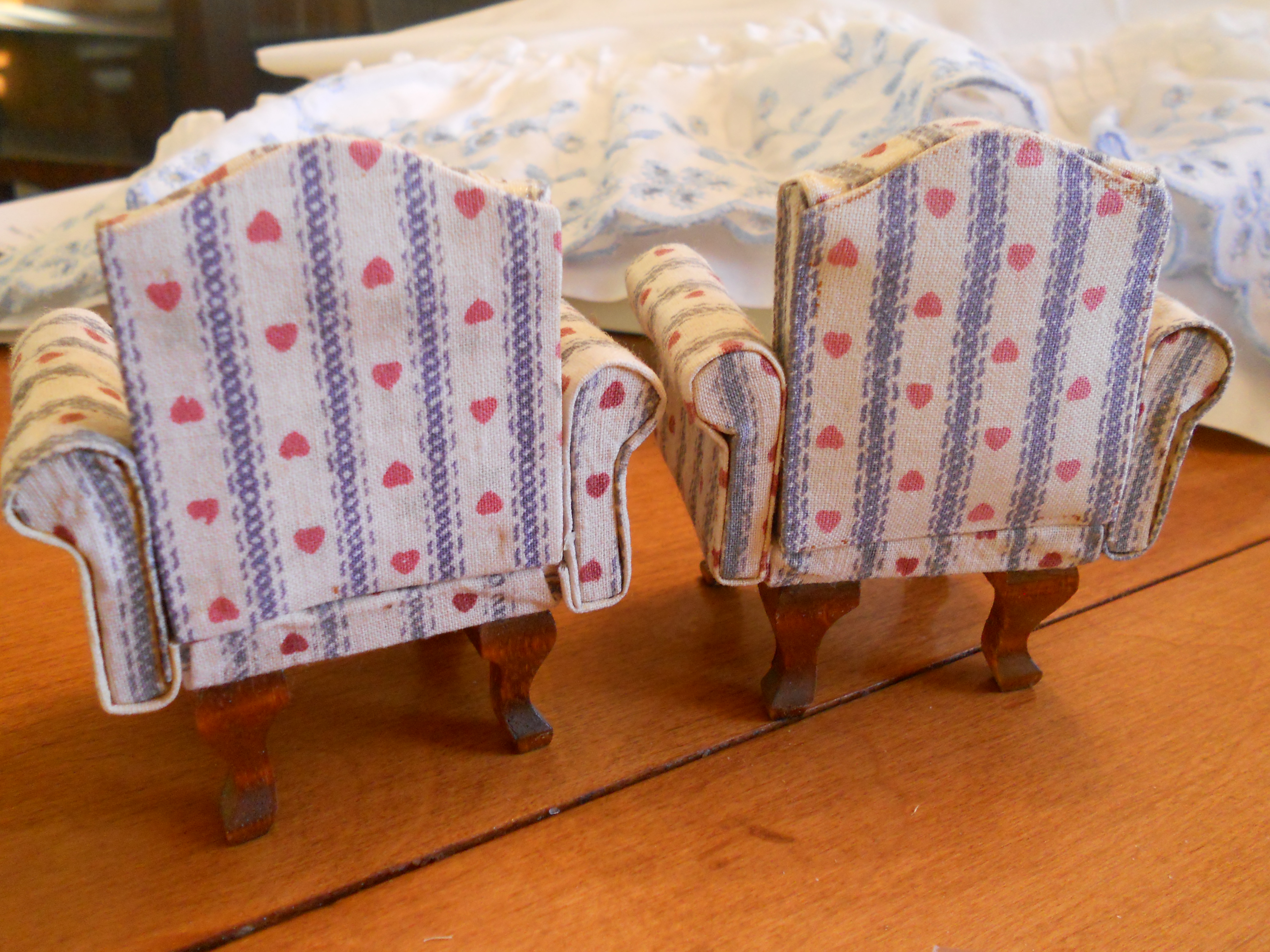 Dollhouse Miniature Chairs Living Room
