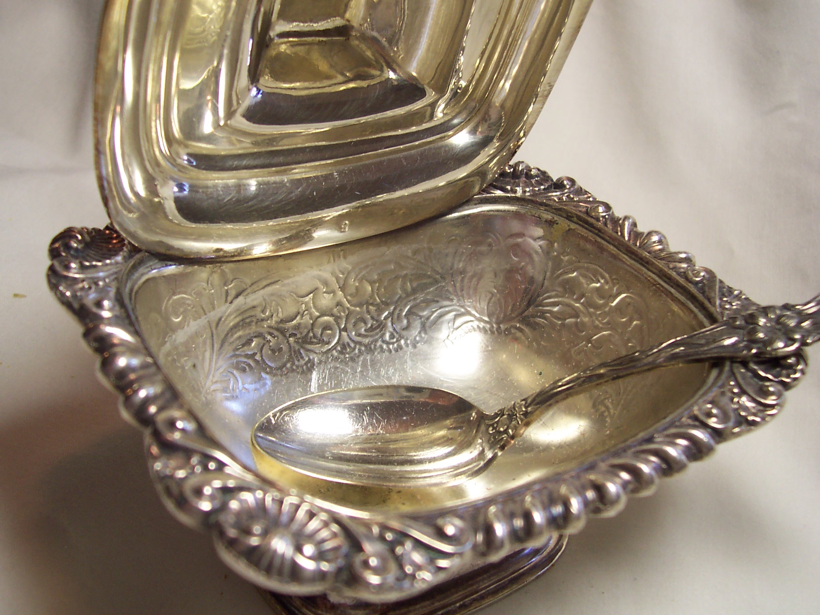 Crown Silver Plated Covered Condiment Spoon