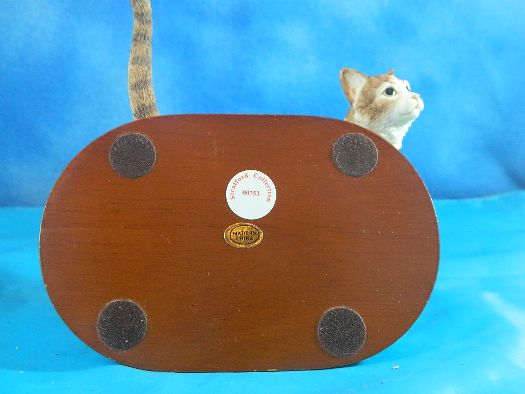 Country Artist Stratford Collection tabby Cat