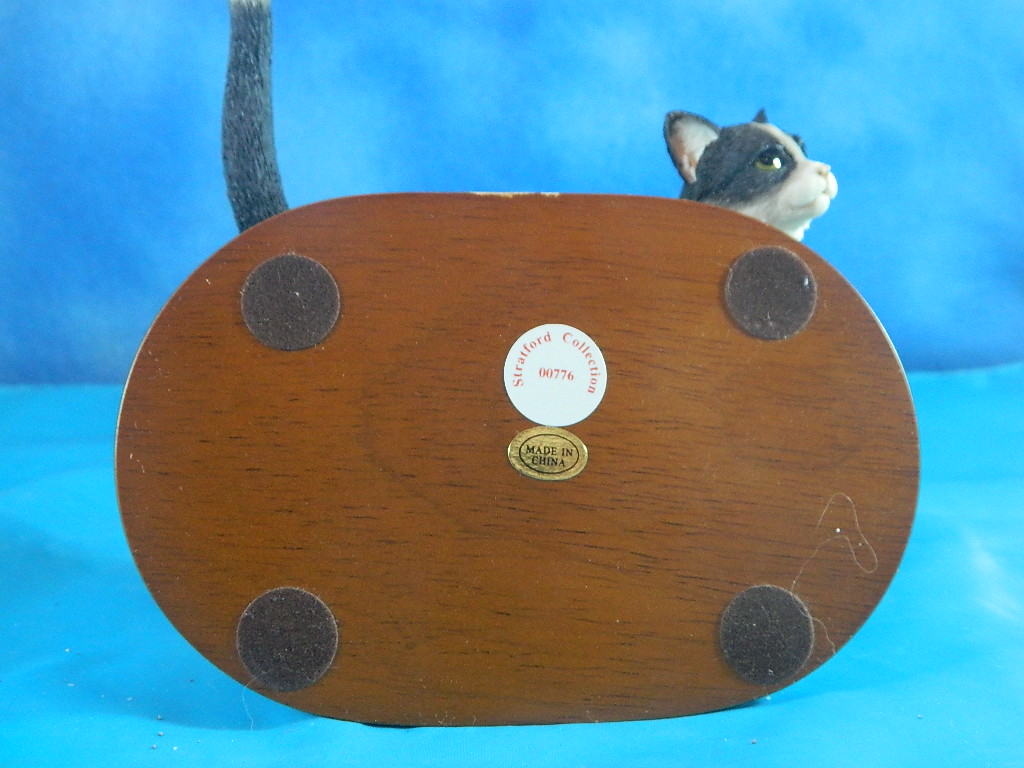 Country Artist Stratford Collection Tuxedo Cat