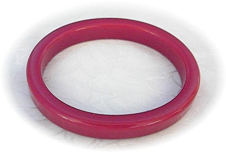 Brilliant Red Plastic/Lucite Bangle Bracelet