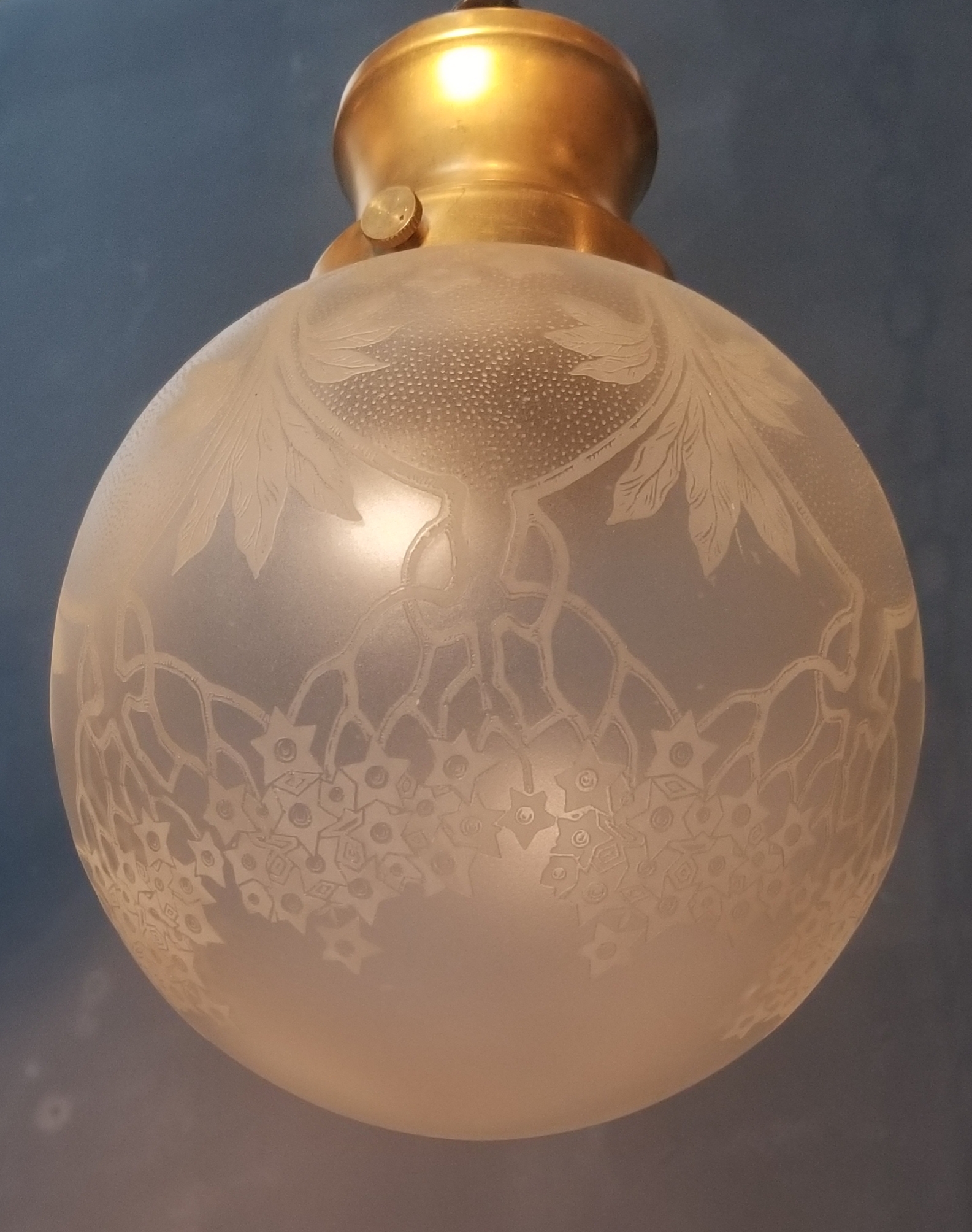 SINGLE DROP ETCHED GLOBE fixture