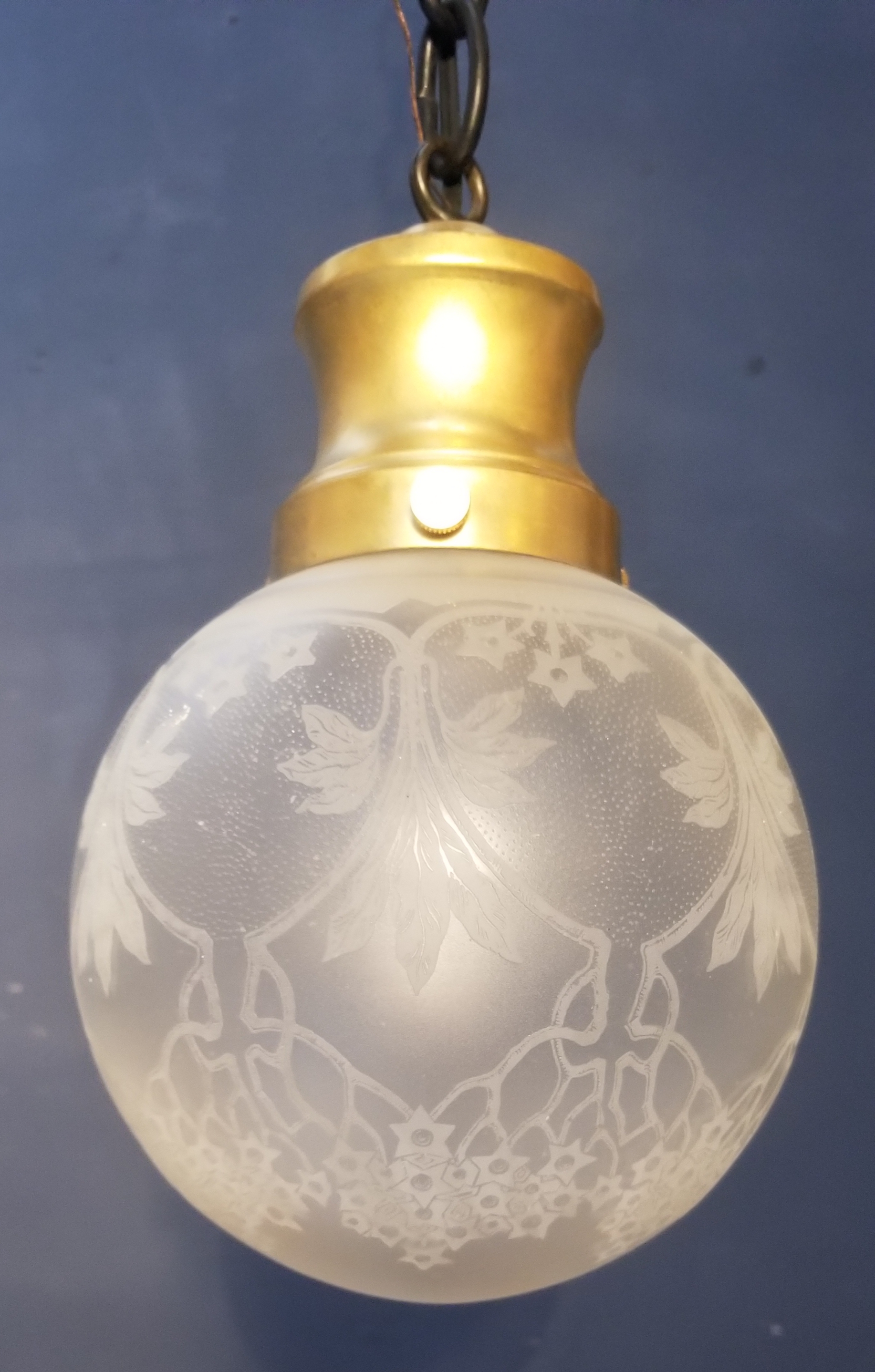 SINGLE DROP ETCHED GLOBE fixture