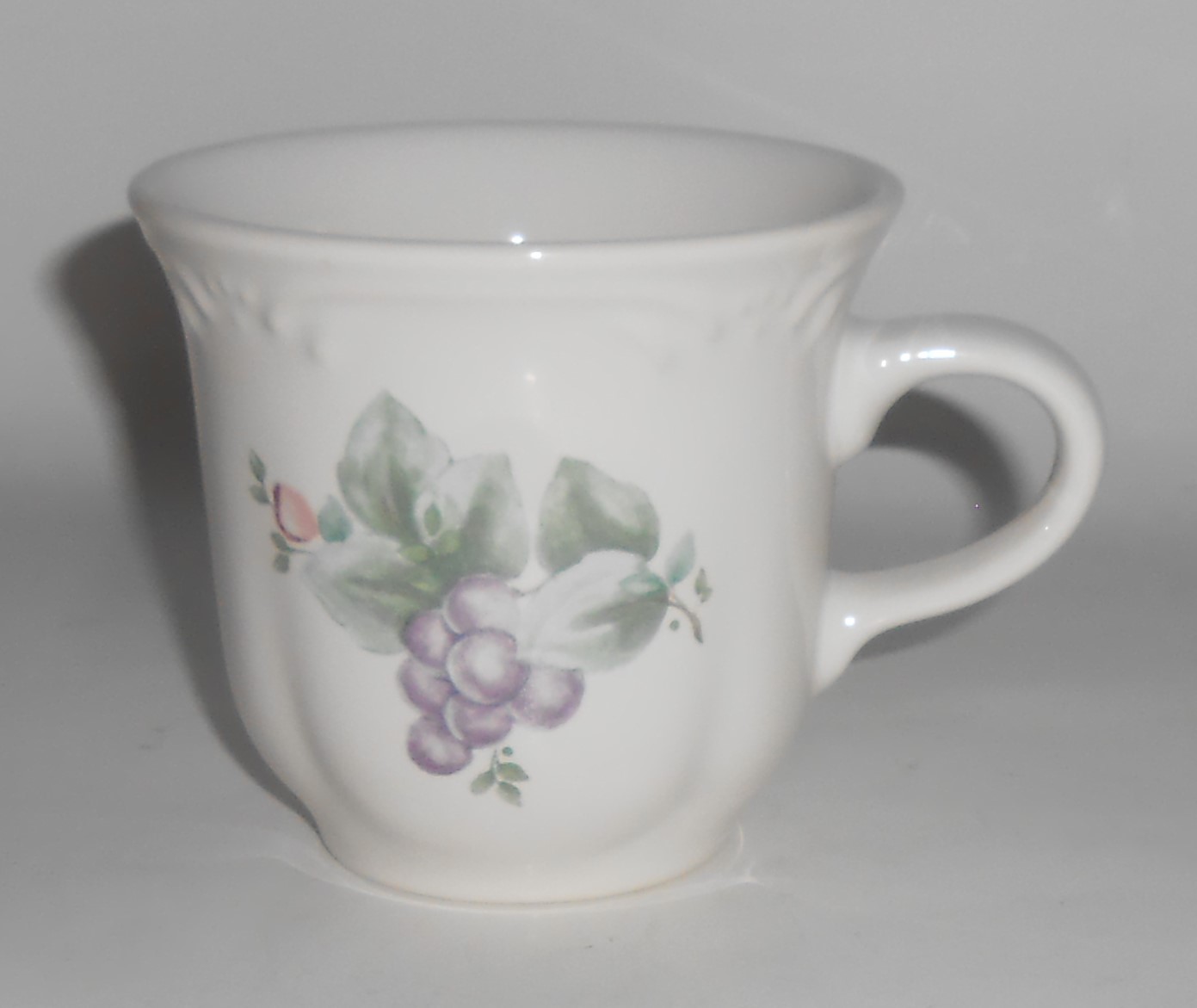 Pfaltzgraff Pottery Grapevine Cup