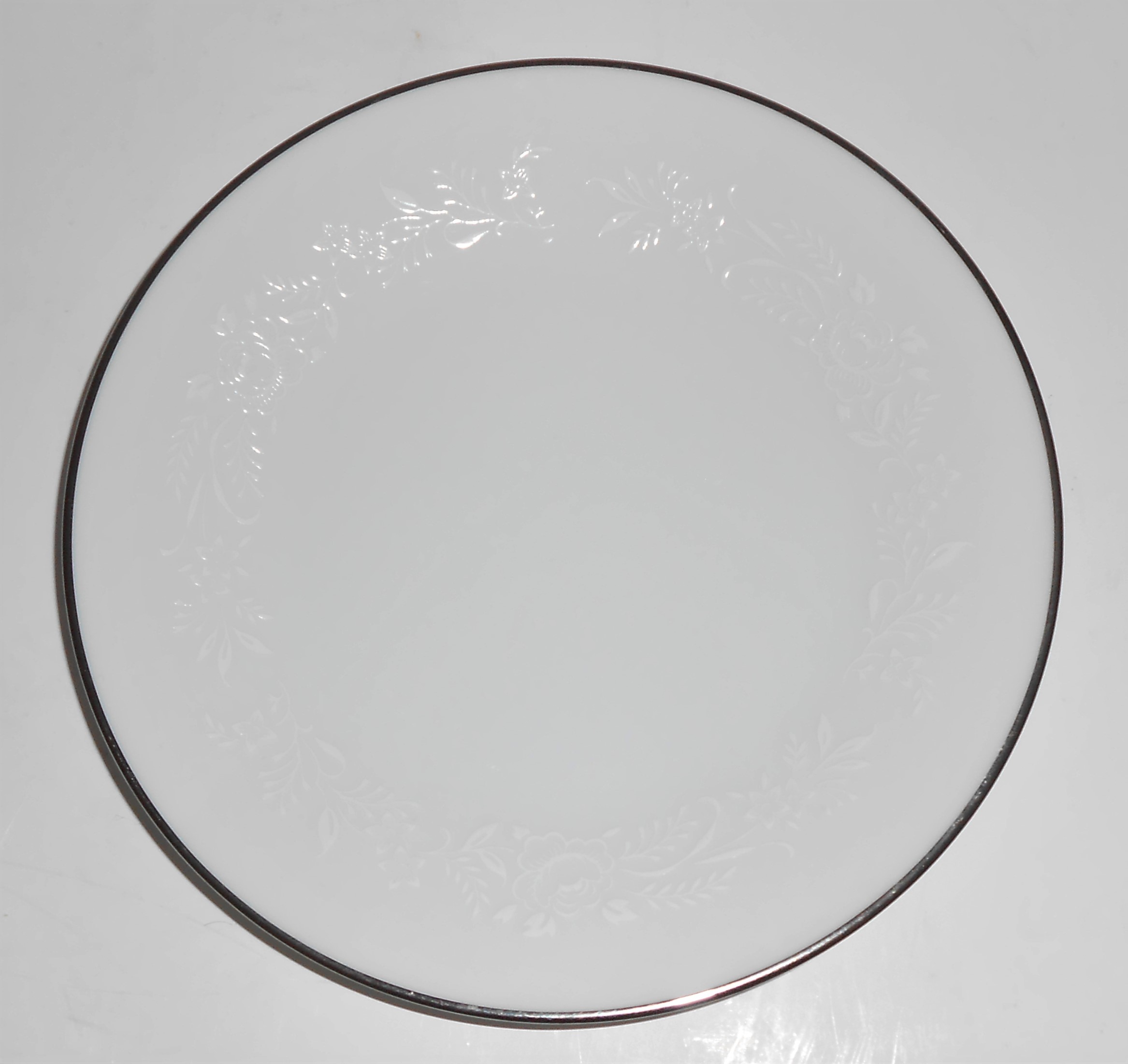 Noritake Porcelain China 6450 Reina w/Platinum Bread Pl