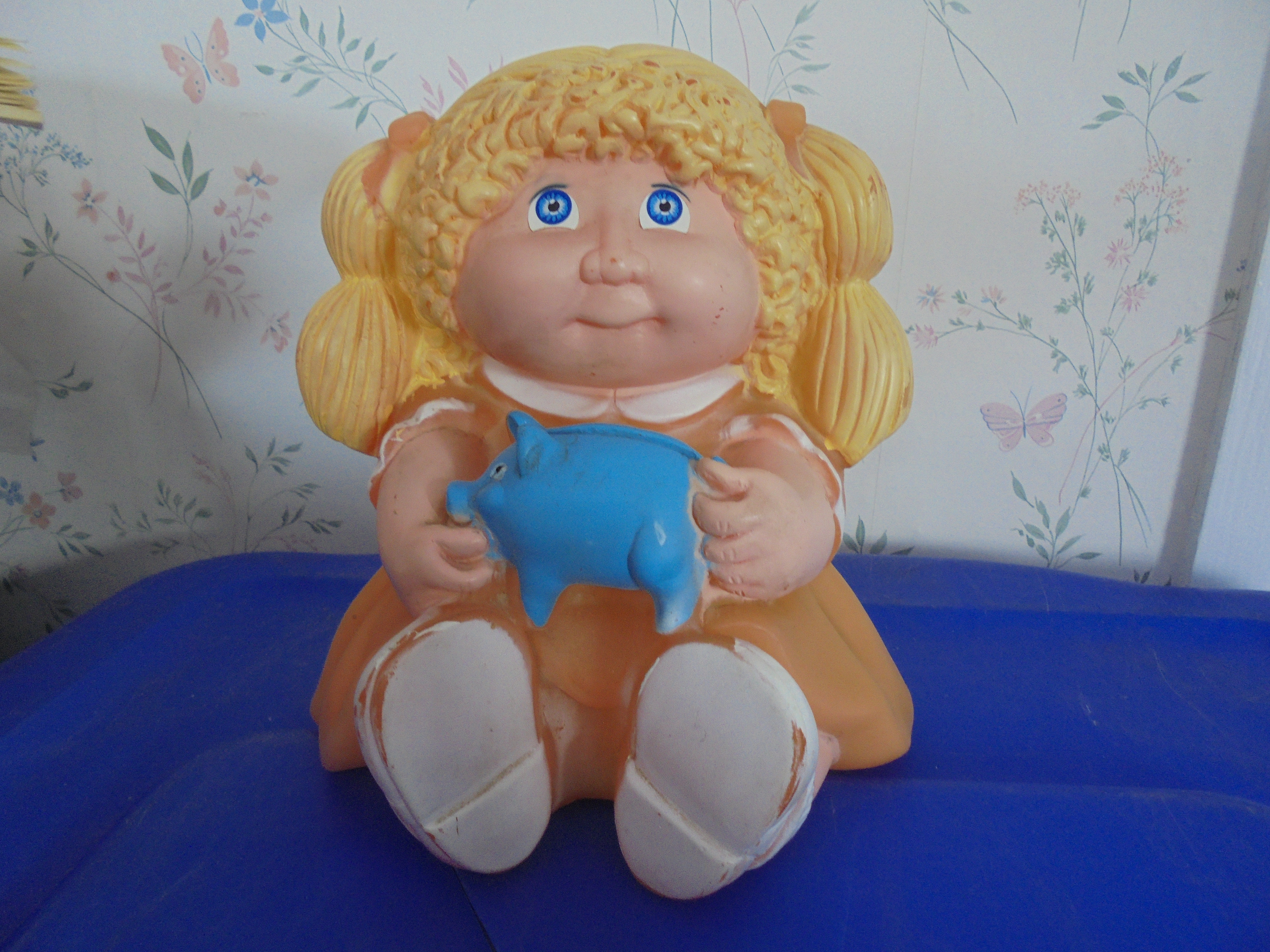 Cabbage Patch Doll Bank 1983 Blonde Blue Pig