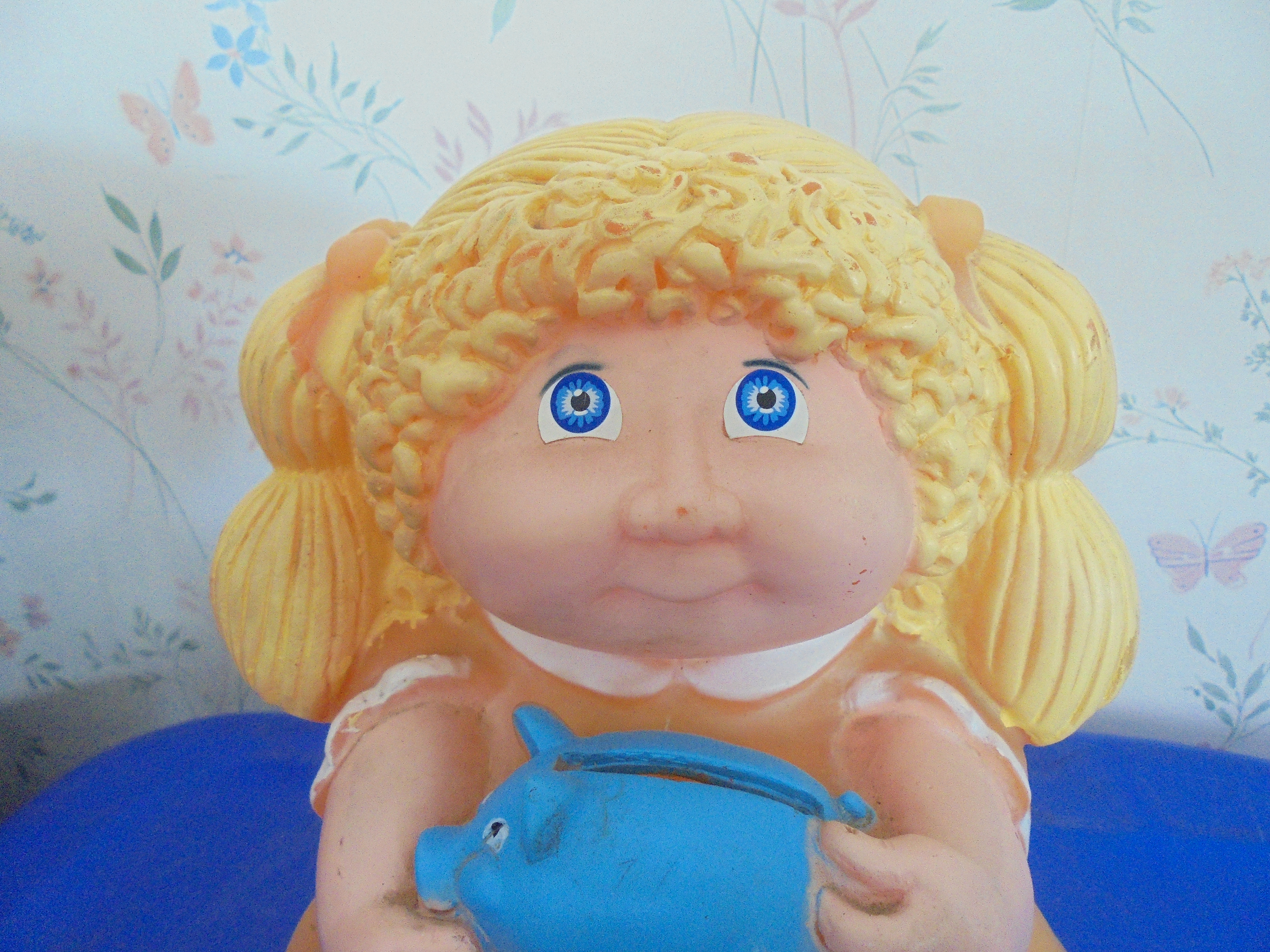Cabbage Patch Doll Bank 1983 Blonde Blue Pig