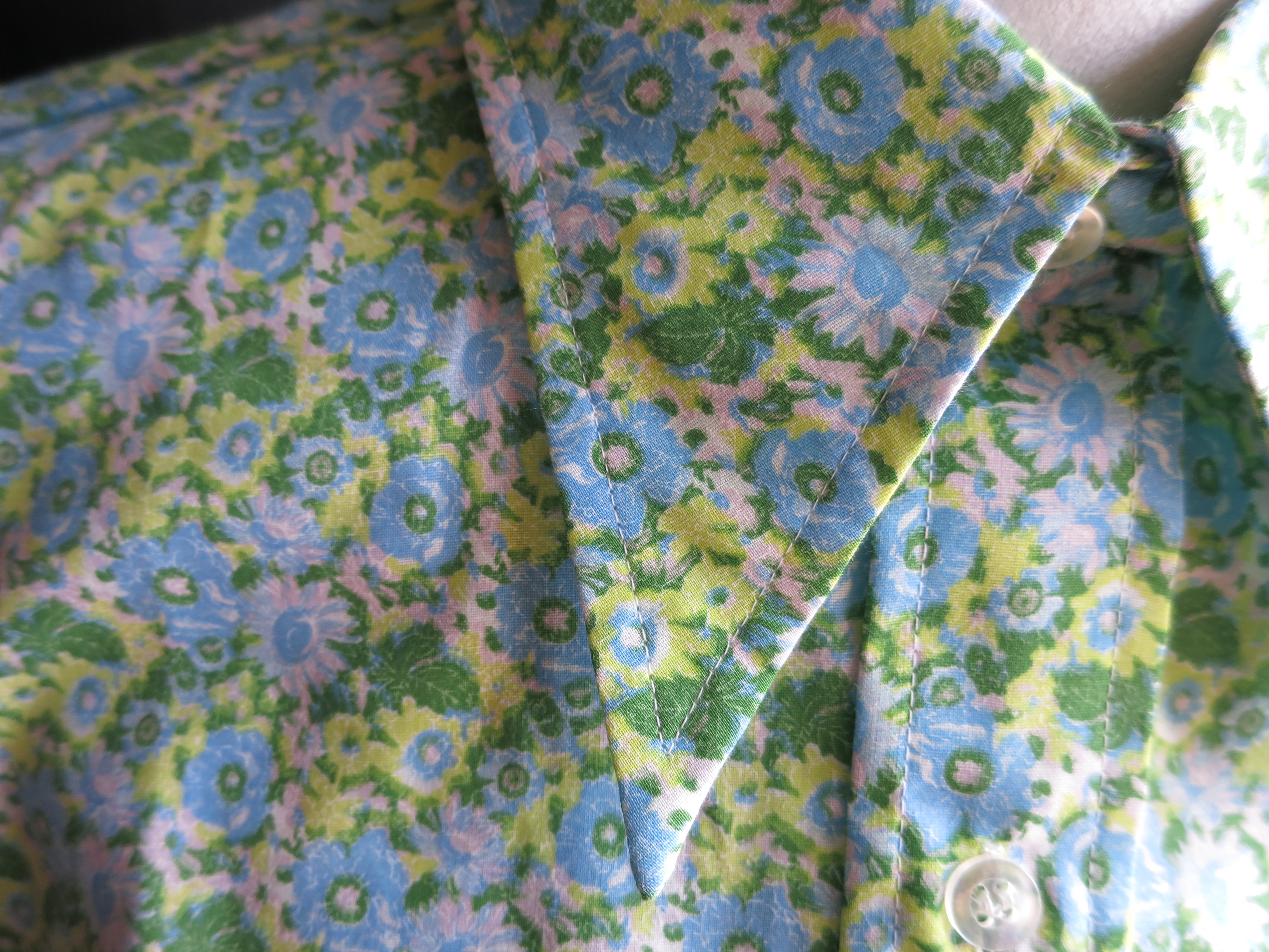 Womens Sleeveless Blouse Permanent Press size 42
