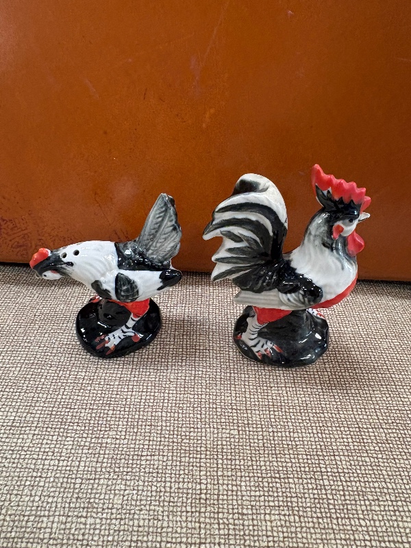 Rooster and Hen Salt and Pepper Shakers MCM Norcrest MC 1950s