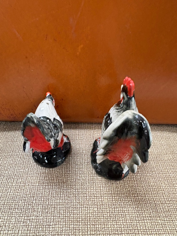 Rooster and Hen Salt and Pepper Shakers MCM Norcrest MC 1950s
