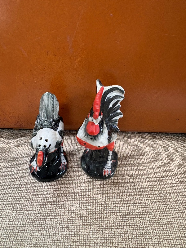 Rooster and Hen Salt and Pepper Shakers MCM Norcrest MC 1950s